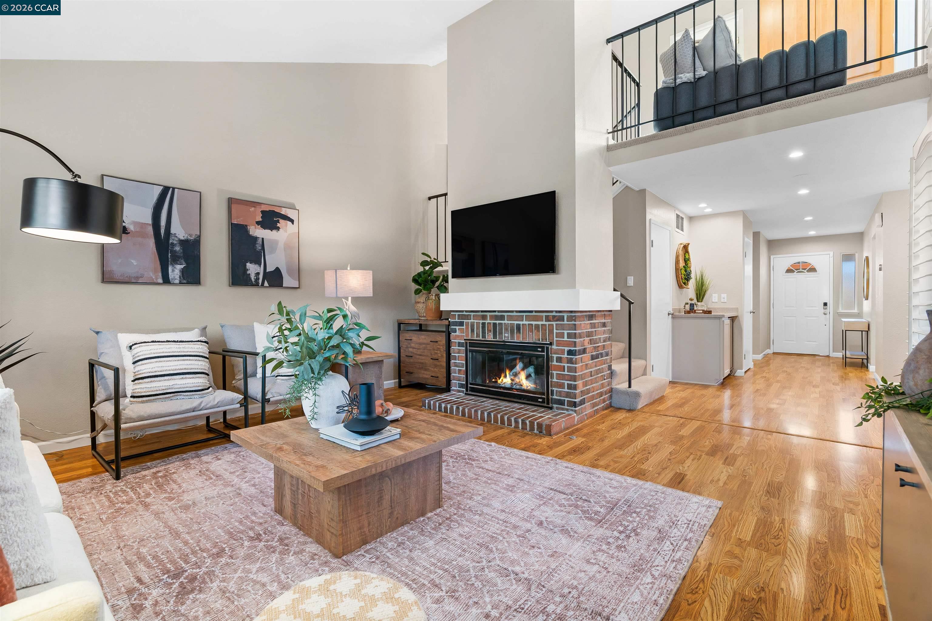 Front Image Thumbnail for CC41121175