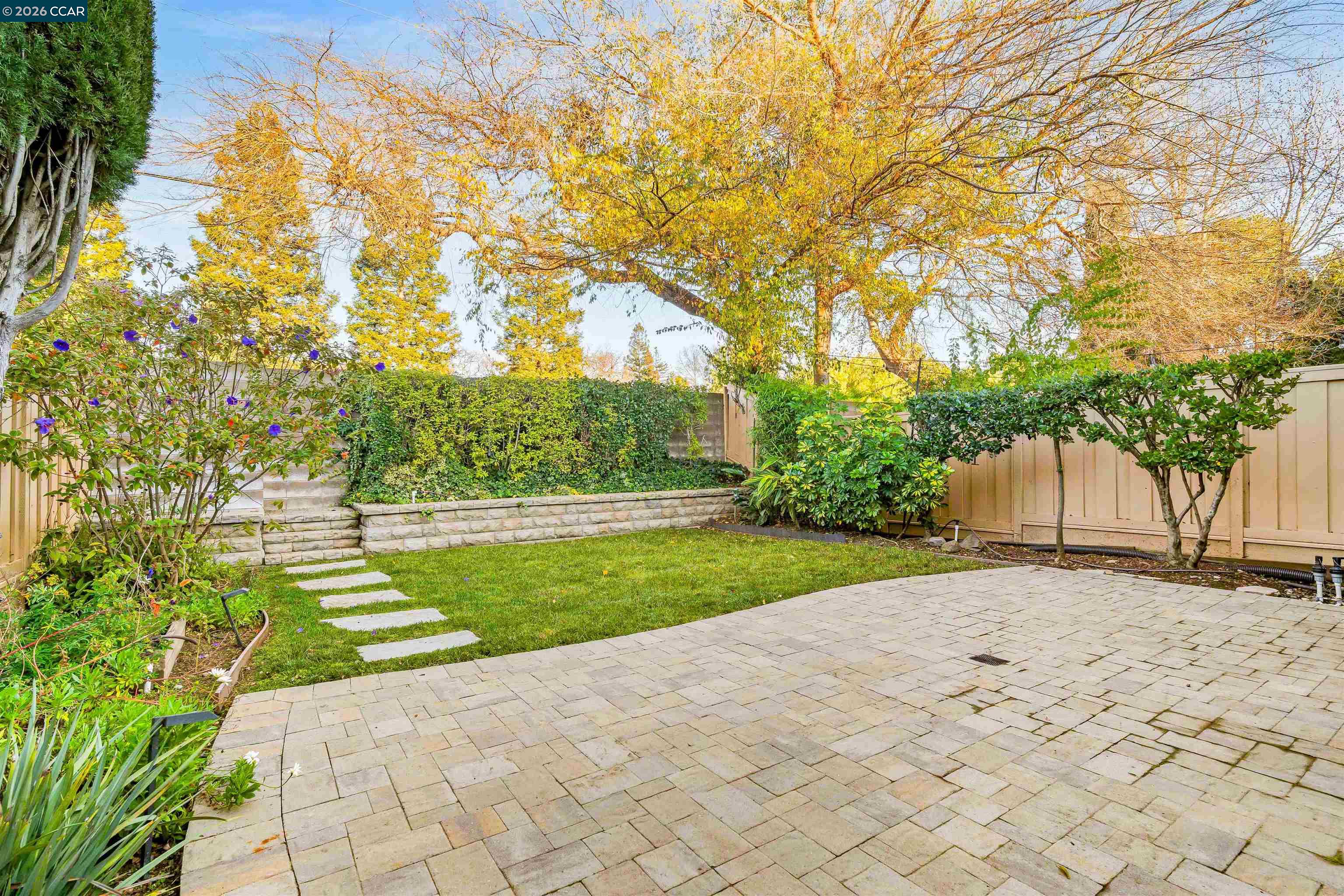 Photo #2: 41121175 Listing: Photo #2