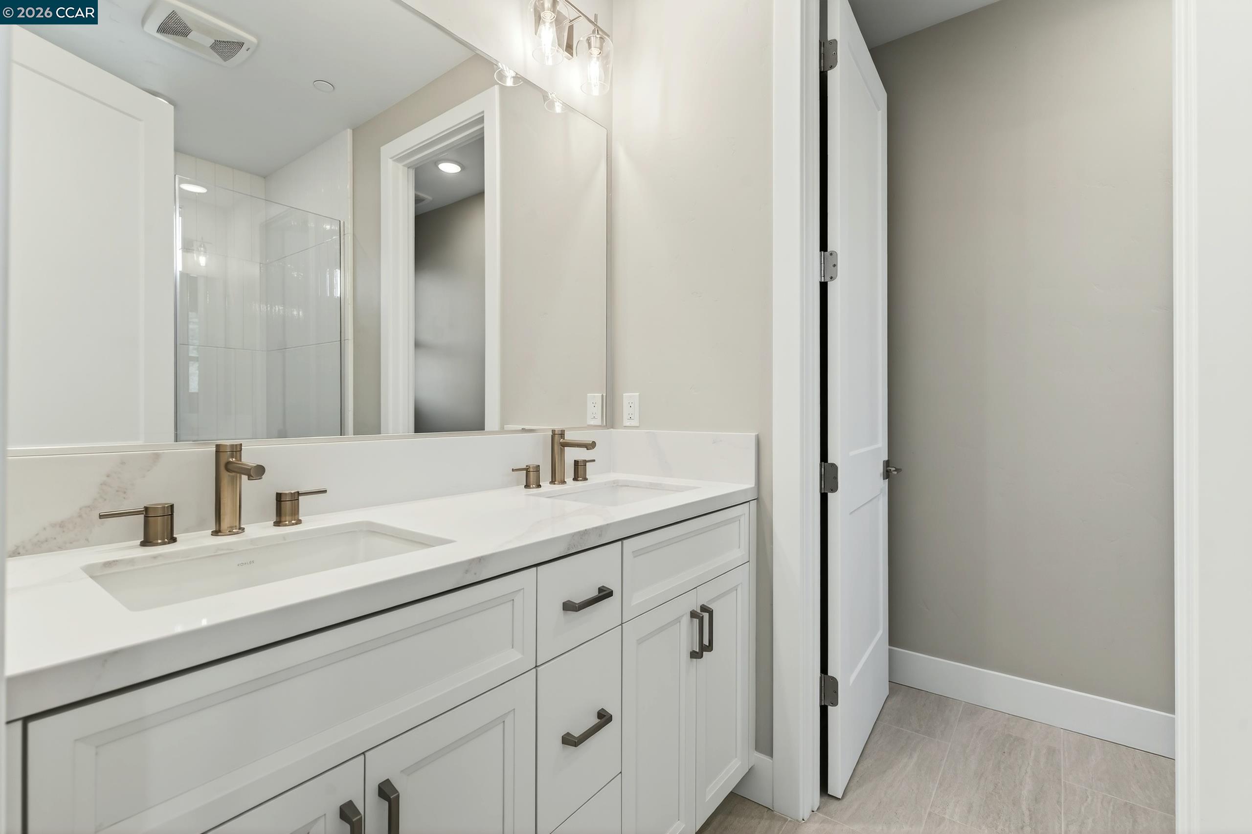 Detail Gallery Image 9 of 17 For 90 Woodbury Highlands Place #10,  Lafayette,  CA 94549 - 2 Beds | 2/1 Baths