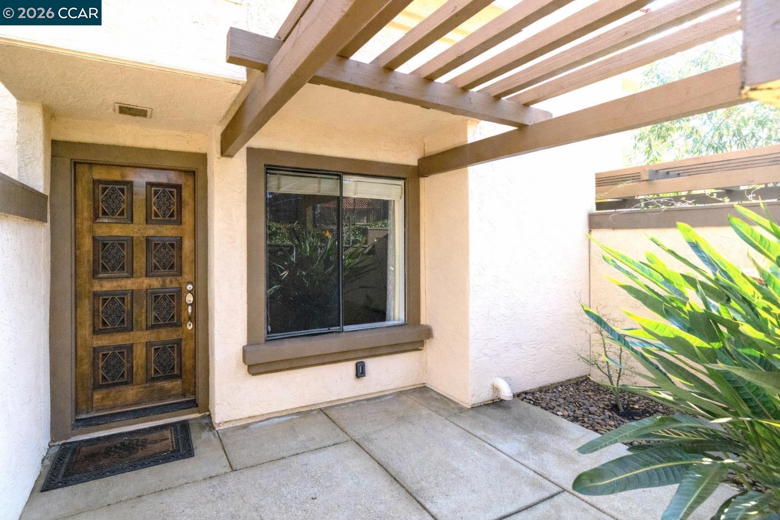 Detail Gallery Image 3 of 19 For 564 Pimlico Ct, Walnut Creek,  CA 94597 - 2 Beds | 2/1 Baths