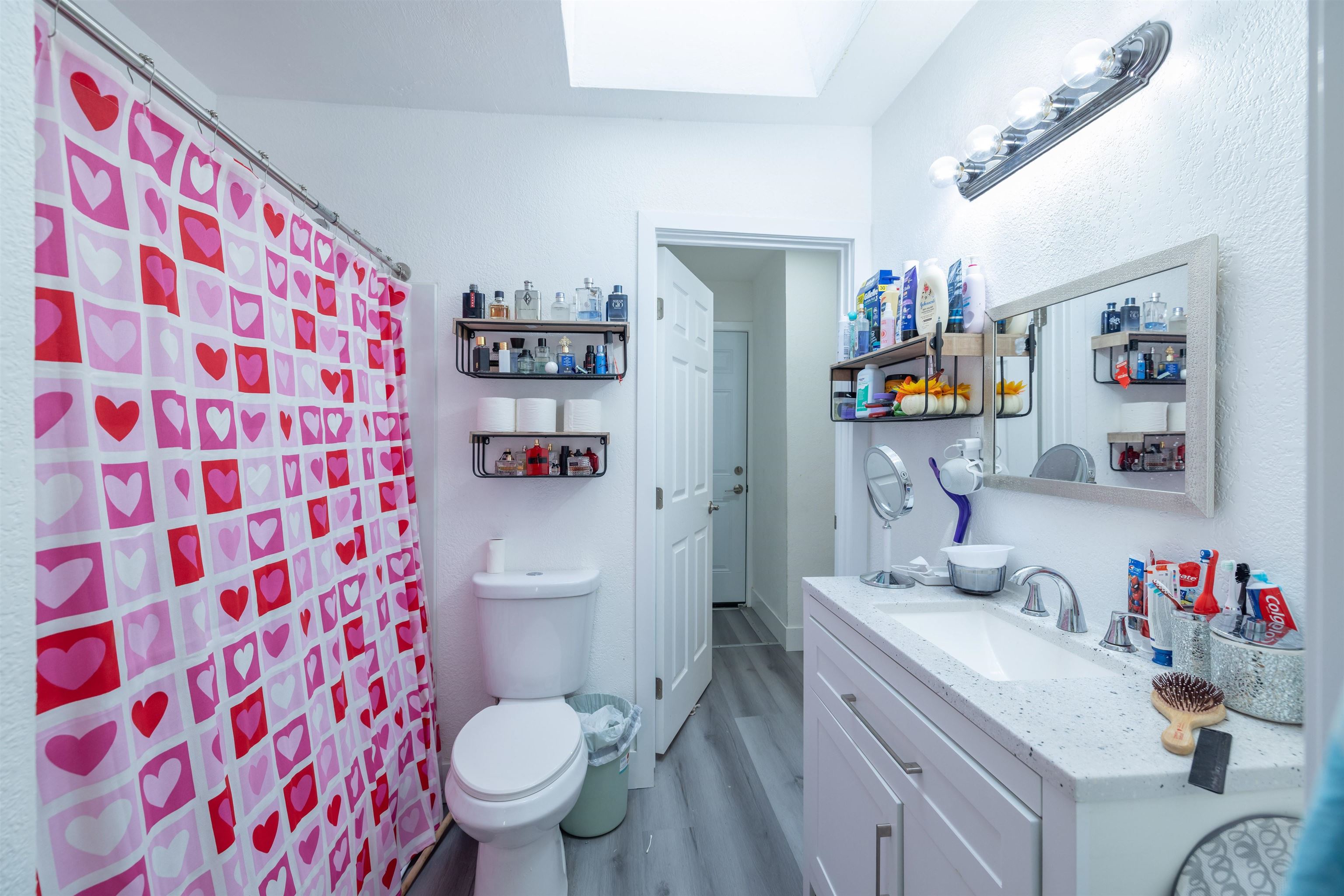 Detail Gallery Image 19 of 47 For 592 Willow Ave, Hayward,  CA 94541 - 6 Beds | 4 Baths