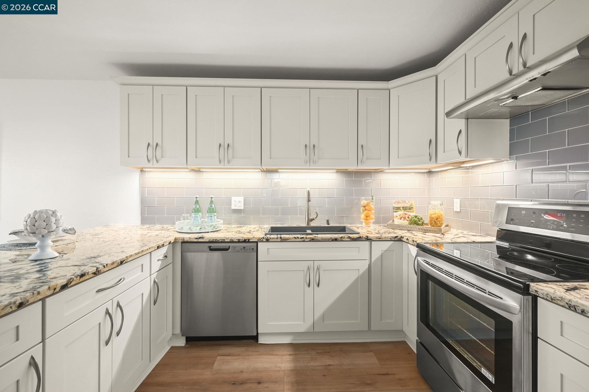 Detail Gallery Image 7 of 35 For 831 Tampico, Walnut Creek,  CA 94598 - 3 Beds | 2/1 Baths