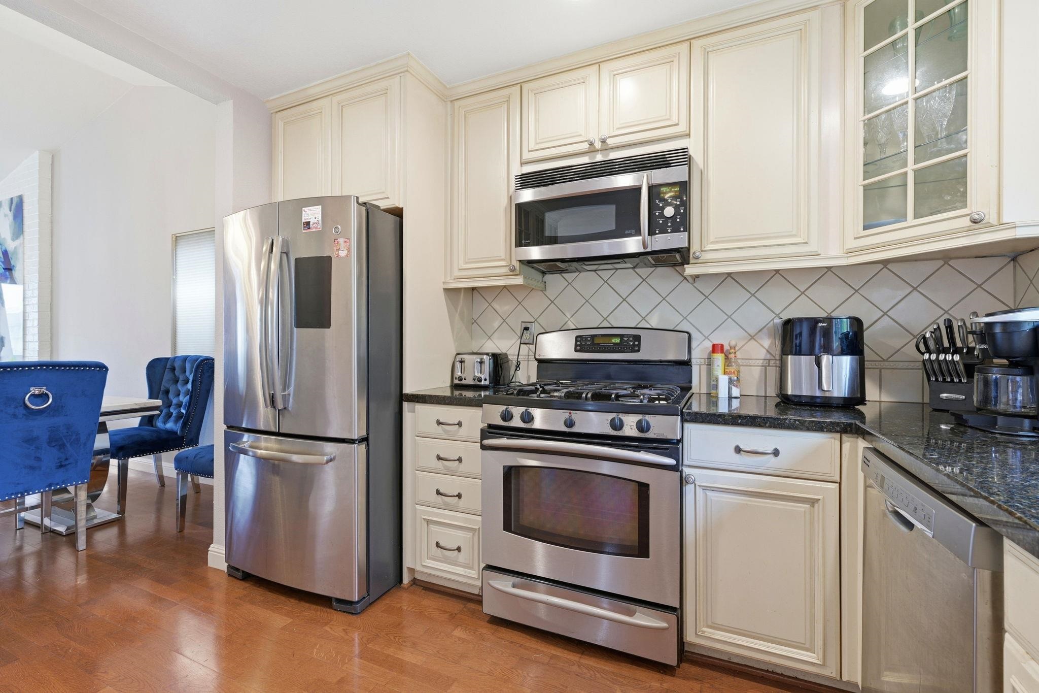 Detail Gallery Image 6 of 36 For 4135 Boulder Creek Cir, Stockton,  CA 95219 - 3 Beds | 2 Baths