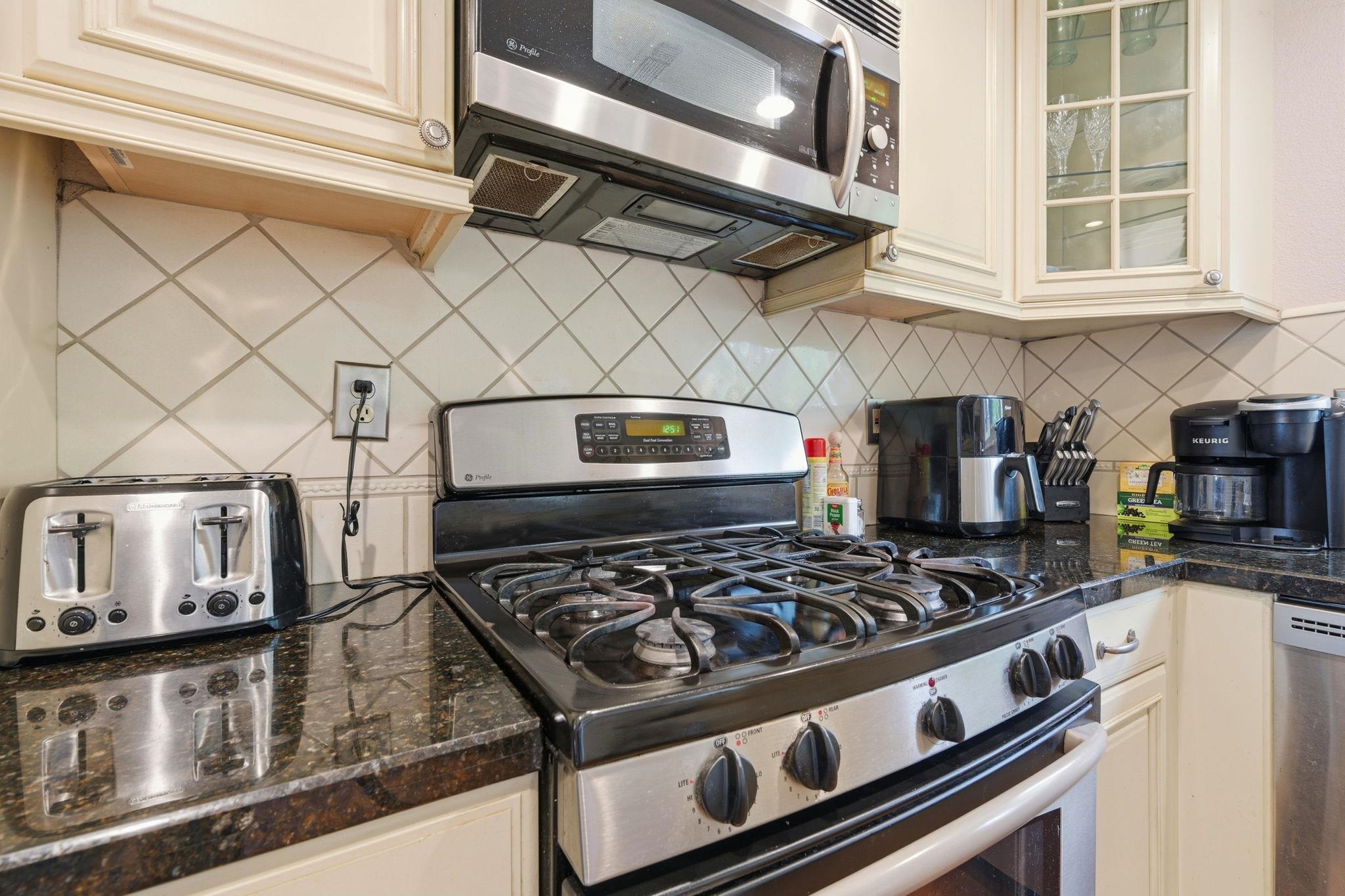 Detail Gallery Image 8 of 36 For 4135 Boulder Creek Cir, Stockton,  CA 95219 - 3 Beds | 2 Baths