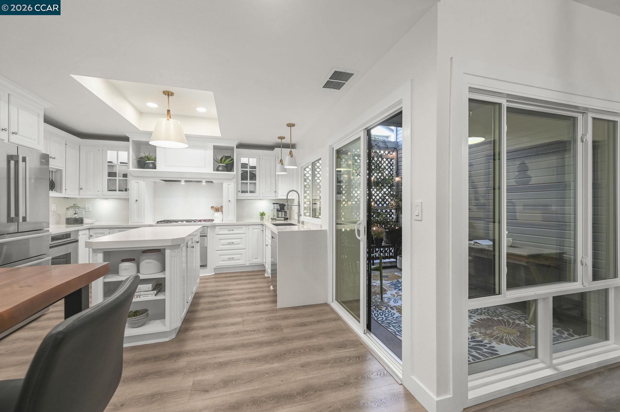 1713 Geary Rd, Walnut Creek, CA, 94597