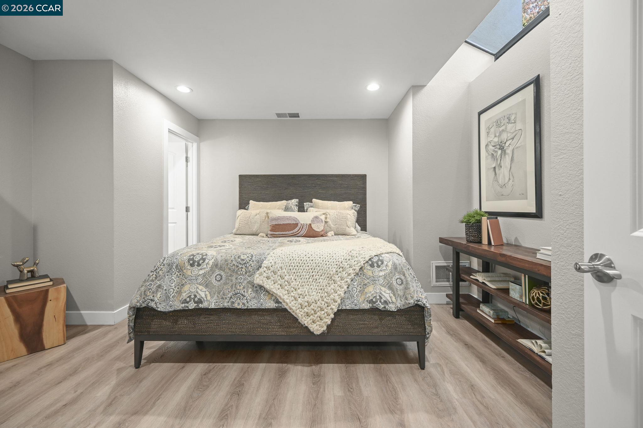 1713 Geary Rd, Walnut Creek, CA, 94597