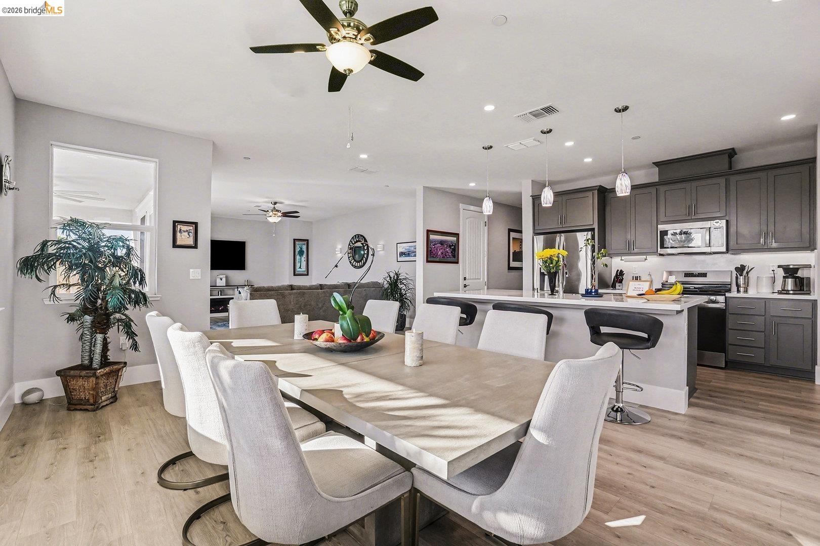 Detail Gallery Image 11 of 52 For 512 Channel, Bethel Island,  CA 94511 - 3 Beds | 3 Baths