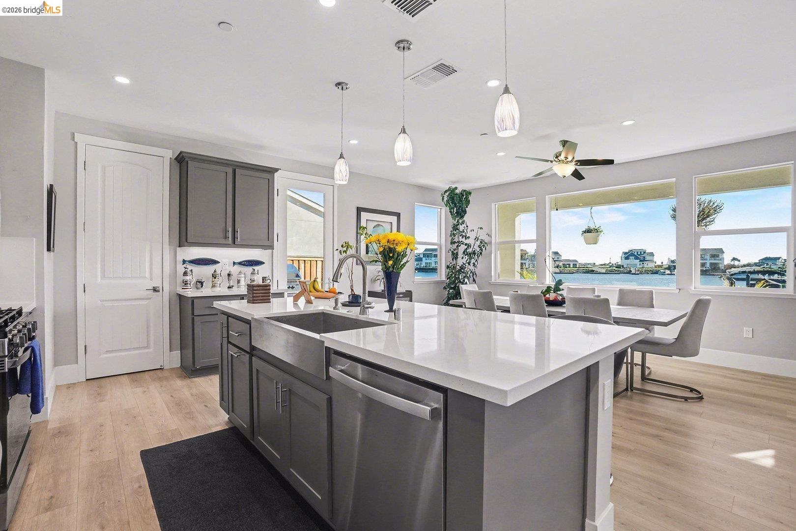 Detail Gallery Image 13 of 52 For 512 Channel, Bethel Island,  CA 94511 - 3 Beds | 3 Baths