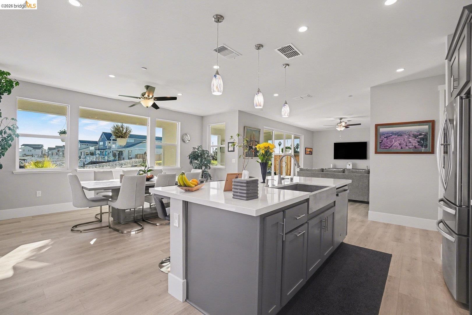 Detail Gallery Image 14 of 52 For 512 Channel, Bethel Island,  CA 94511 - 3 Beds | 3 Baths