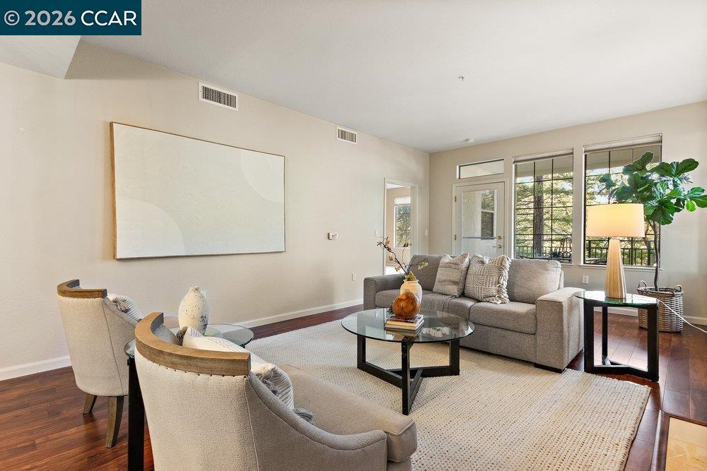 Photo #5: 41121224 Listing: Photo #5