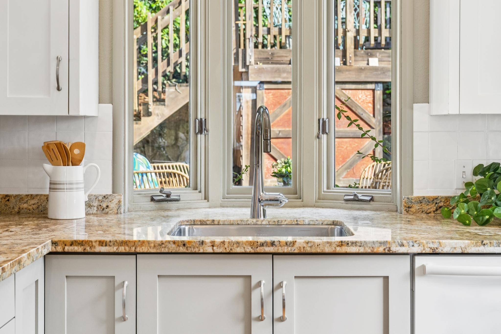 Detail Gallery Image 18 of 60 For 209 Fairlawn Drive, Berkeley,  CA 94708 - 3 Beds | 2 Baths