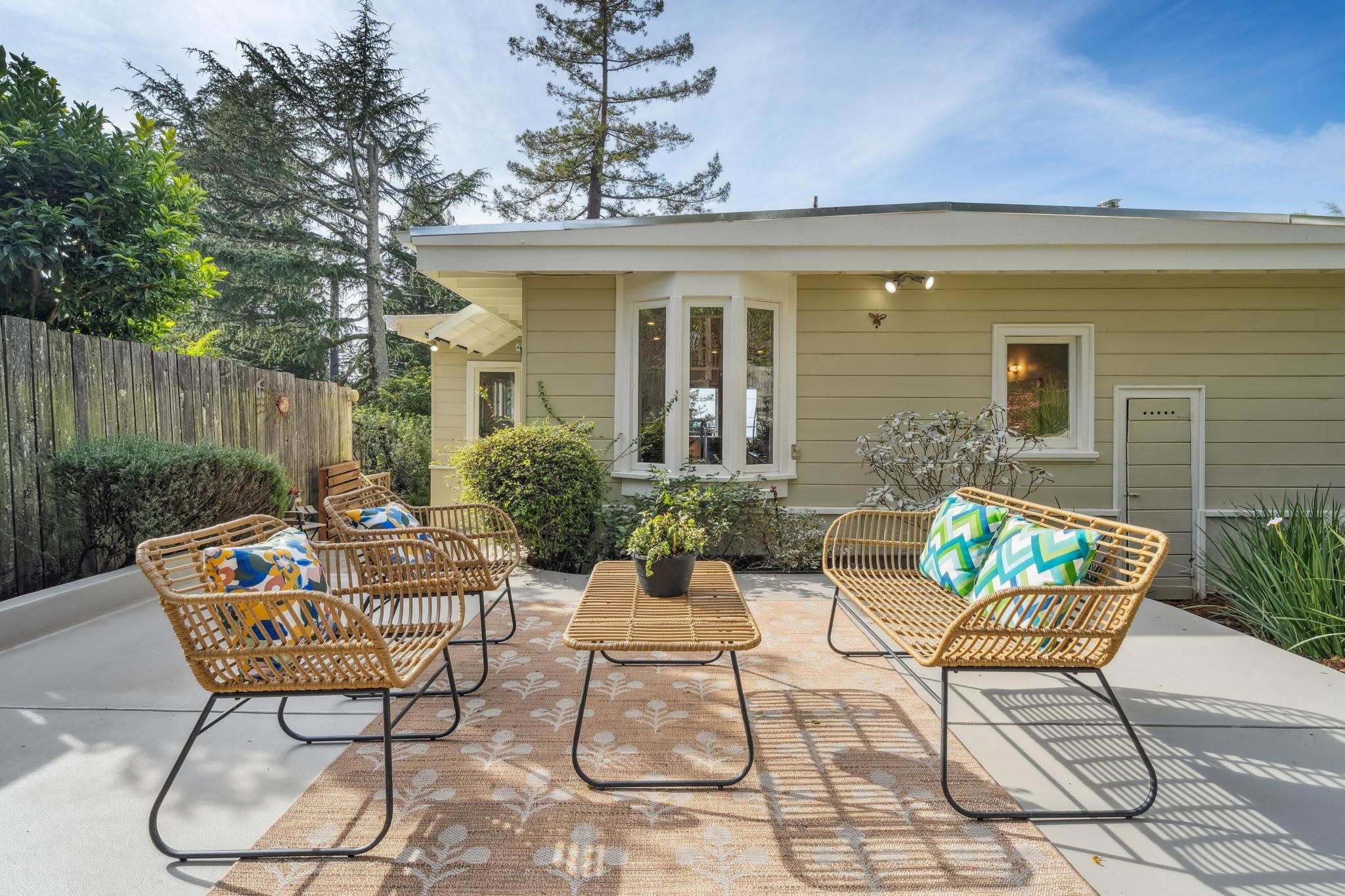 Detail Gallery Image 38 of 60 For 209 Fairlawn Drive, Berkeley,  CA 94708 - 3 Beds | 2 Baths