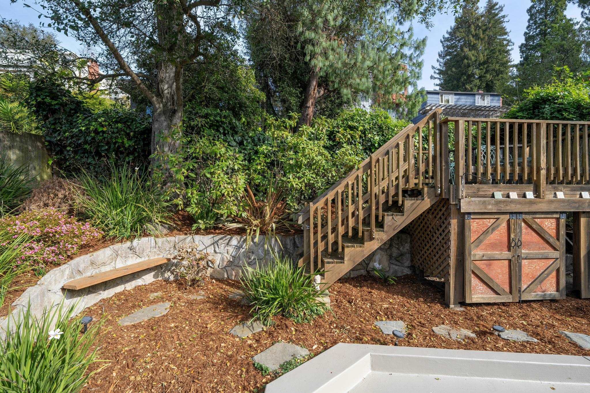 Detail Gallery Image 39 of 60 For 209 Fairlawn Drive, Berkeley,  CA 94708 - 3 Beds | 2 Baths