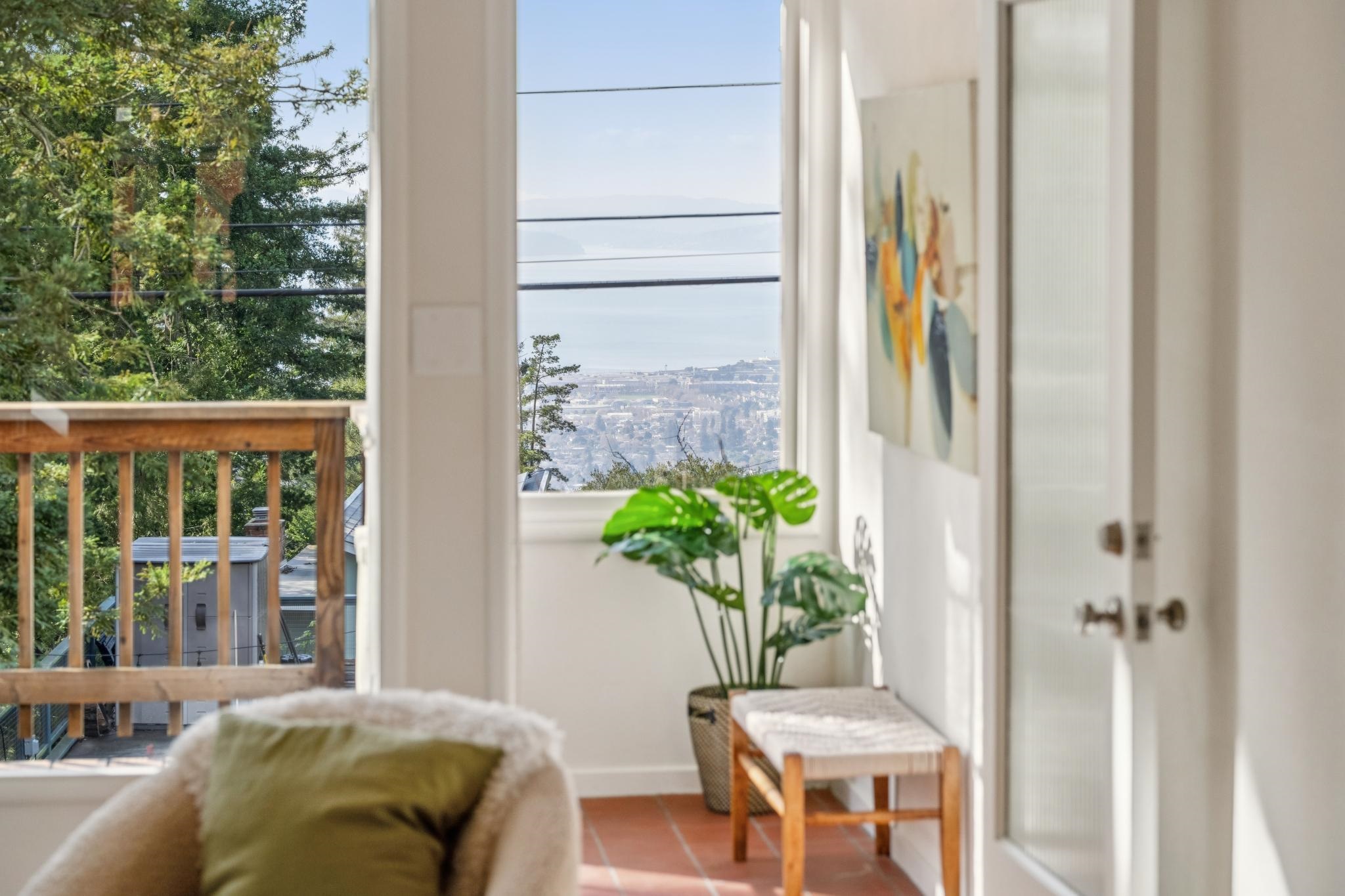 Detail Gallery Image 5 of 60 For 209 Fairlawn Drive, Berkeley,  CA 94708 - 3 Beds | 2 Baths