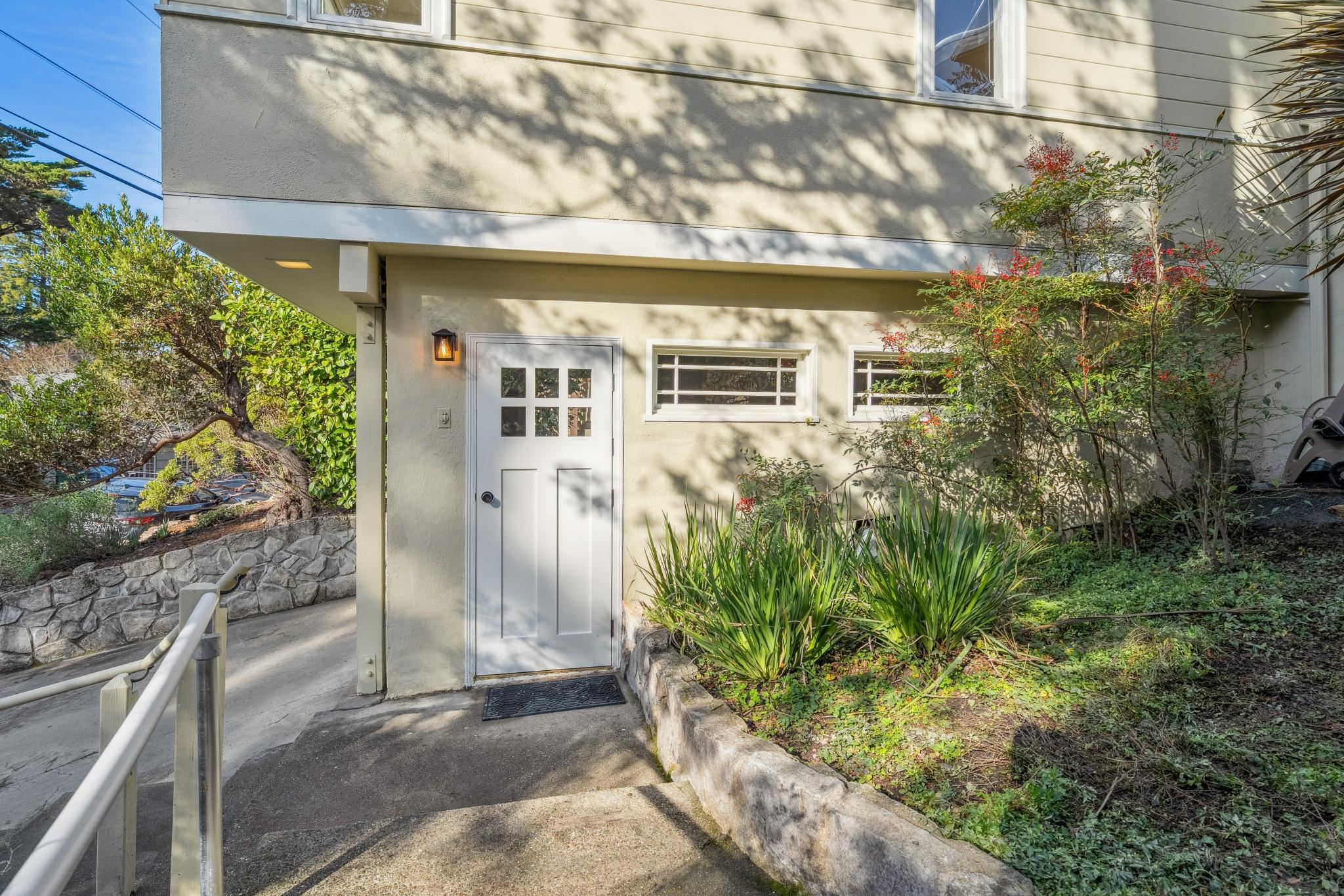 Detail Gallery Image 47 of 60 For 209 Fairlawn Drive, Berkeley,  CA 94708 - 3 Beds | 2 Baths
