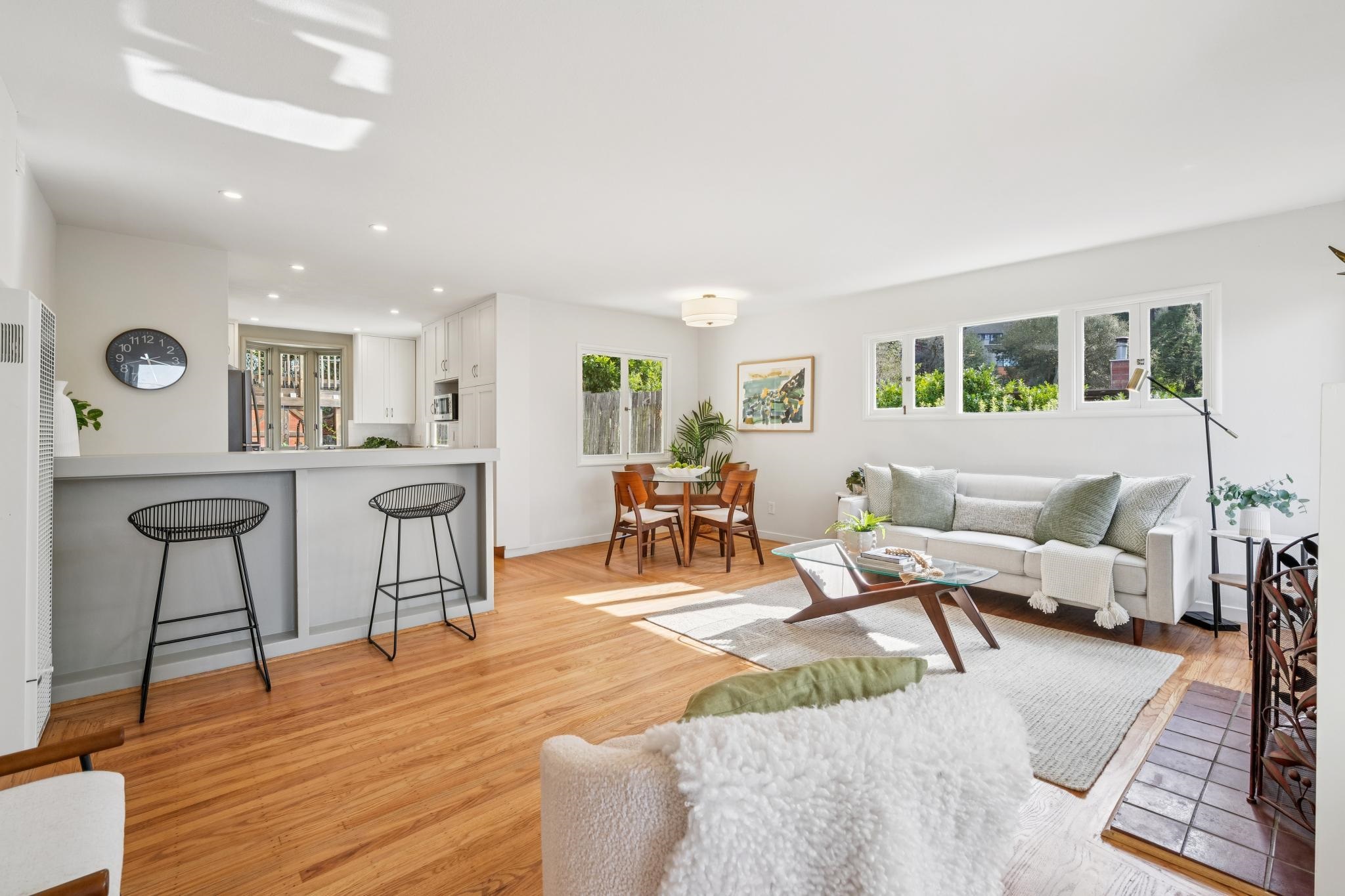 Detail Gallery Image 7 of 60 For 209 Fairlawn Drive, Berkeley,  CA 94708 - 3 Beds | 2 Baths