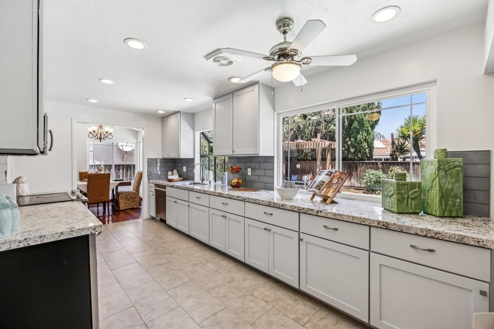 Detail Gallery Image 11 of 56 For 4943 Rice Dr, San Jose,  CA 95111 - 4 Beds | 2/1 Baths