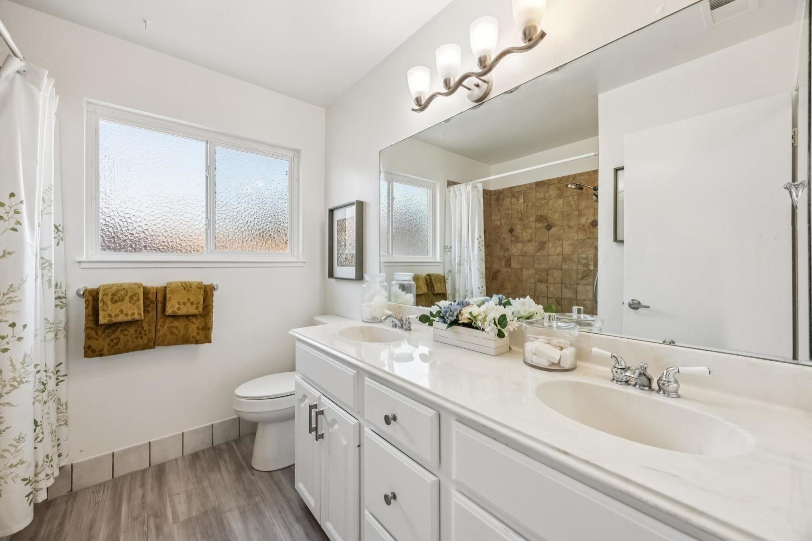 Detail Gallery Image 29 of 56 For 4943 Rice Dr, San Jose,  CA 95111 - 4 Beds | 2/1 Baths