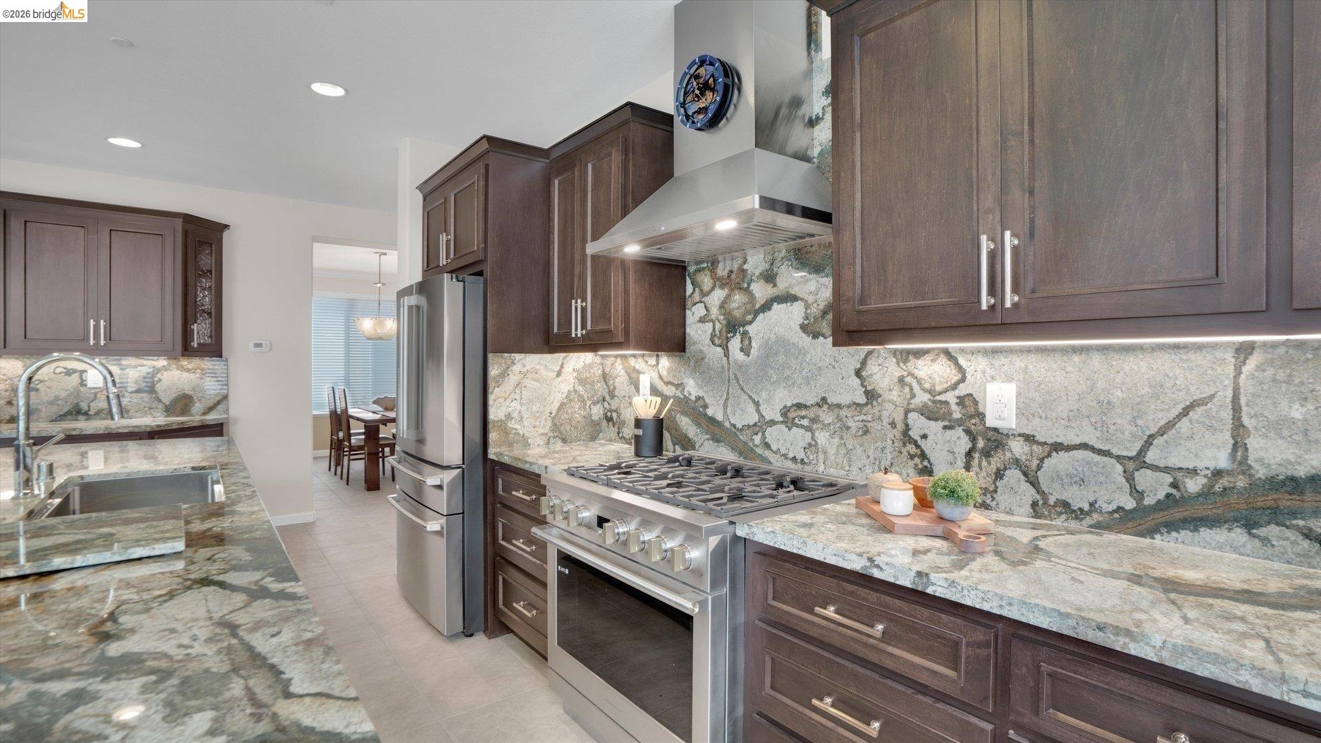 Front Image Thumbnail for EB41121258