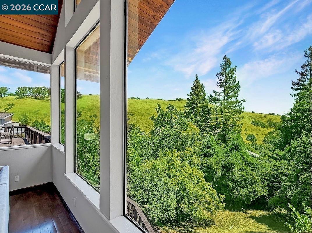 Detail Gallery Image 6 of 36 For 130 Hillcroft Way, Walnut Creek,  CA 94597 - 4 Beds | 3/1 Baths