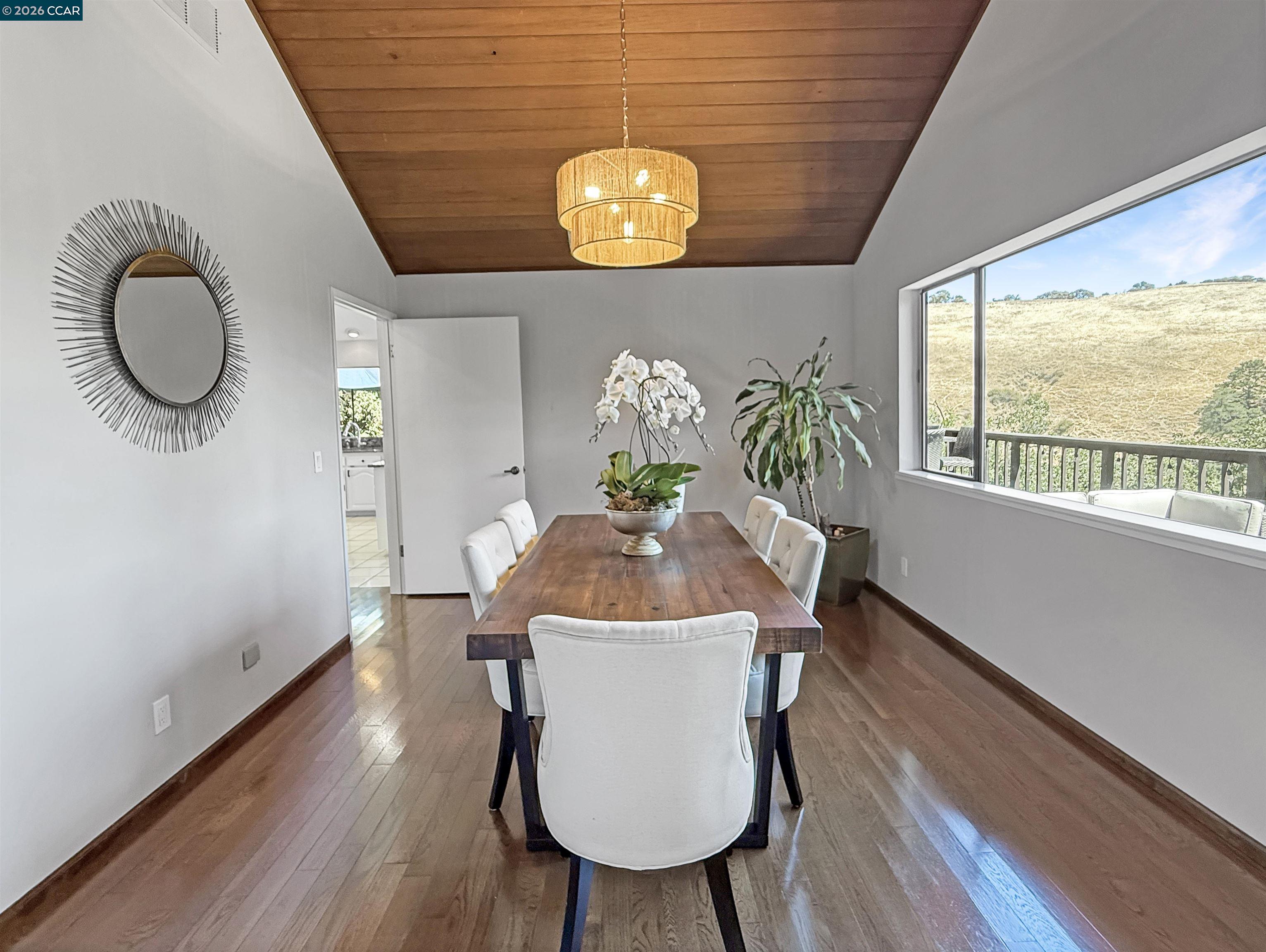 Detail Gallery Image 7 of 36 For 130 Hillcroft Way, Walnut Creek,  CA 94597 - 4 Beds | 3/1 Baths