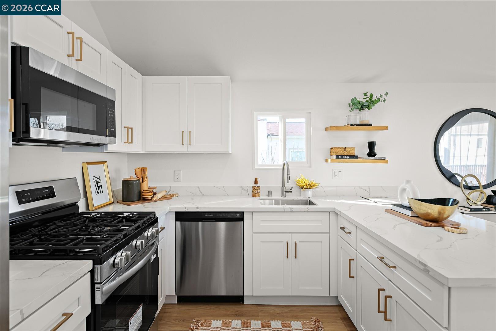 Front Image Thumbnail for CC41121269