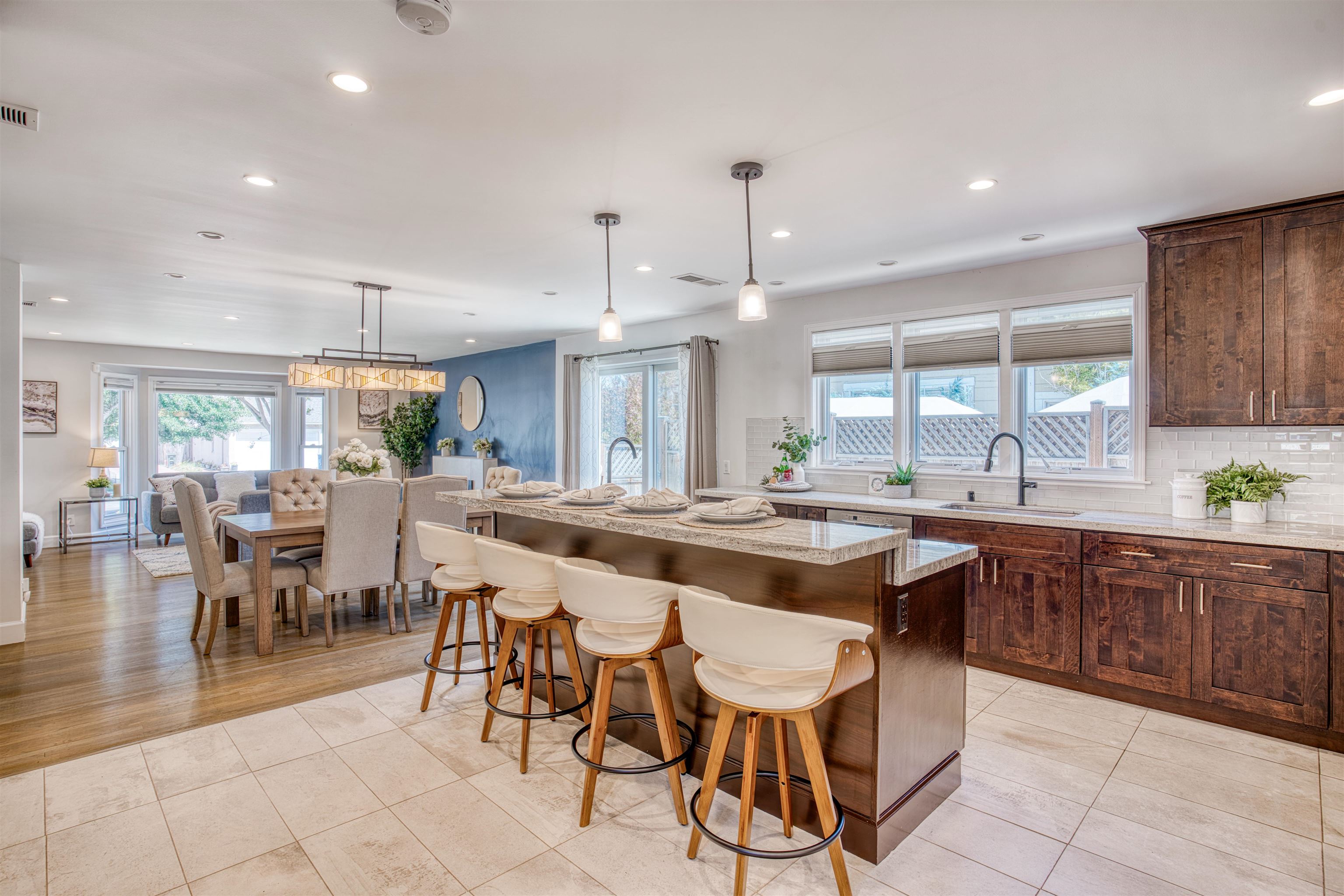 Detail Gallery Image 14 of 56 For 337 Farrelly Dr, San Leandro,  CA 94577 - 4 Beds | 4 Baths