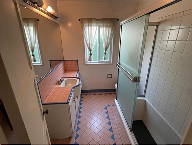 Detail Gallery Image 18 of 46 For 4101 Mountain View Ave, Oakland,  CA 94605 - 3 Beds | 1 Baths