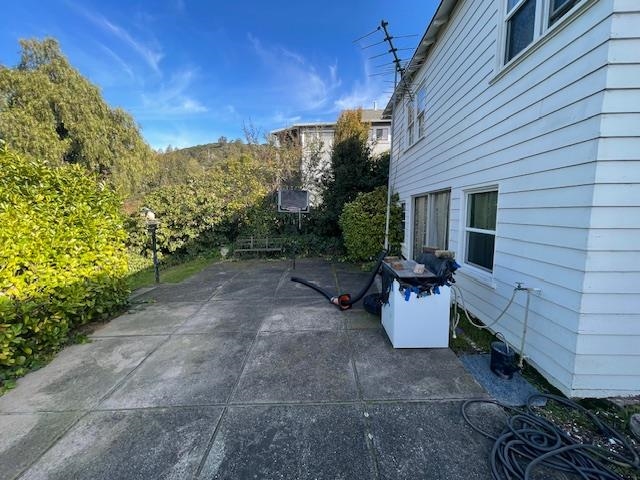 Detail Gallery Image 40 of 46 For 4101 Mountain View Ave, Oakland,  CA 94605 - 3 Beds | 1 Baths