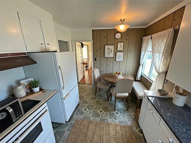 Detail Gallery Image 6 of 46 For 4101 Mountain View Ave, Oakland,  CA 94605 - 3 Beds | 1 Baths