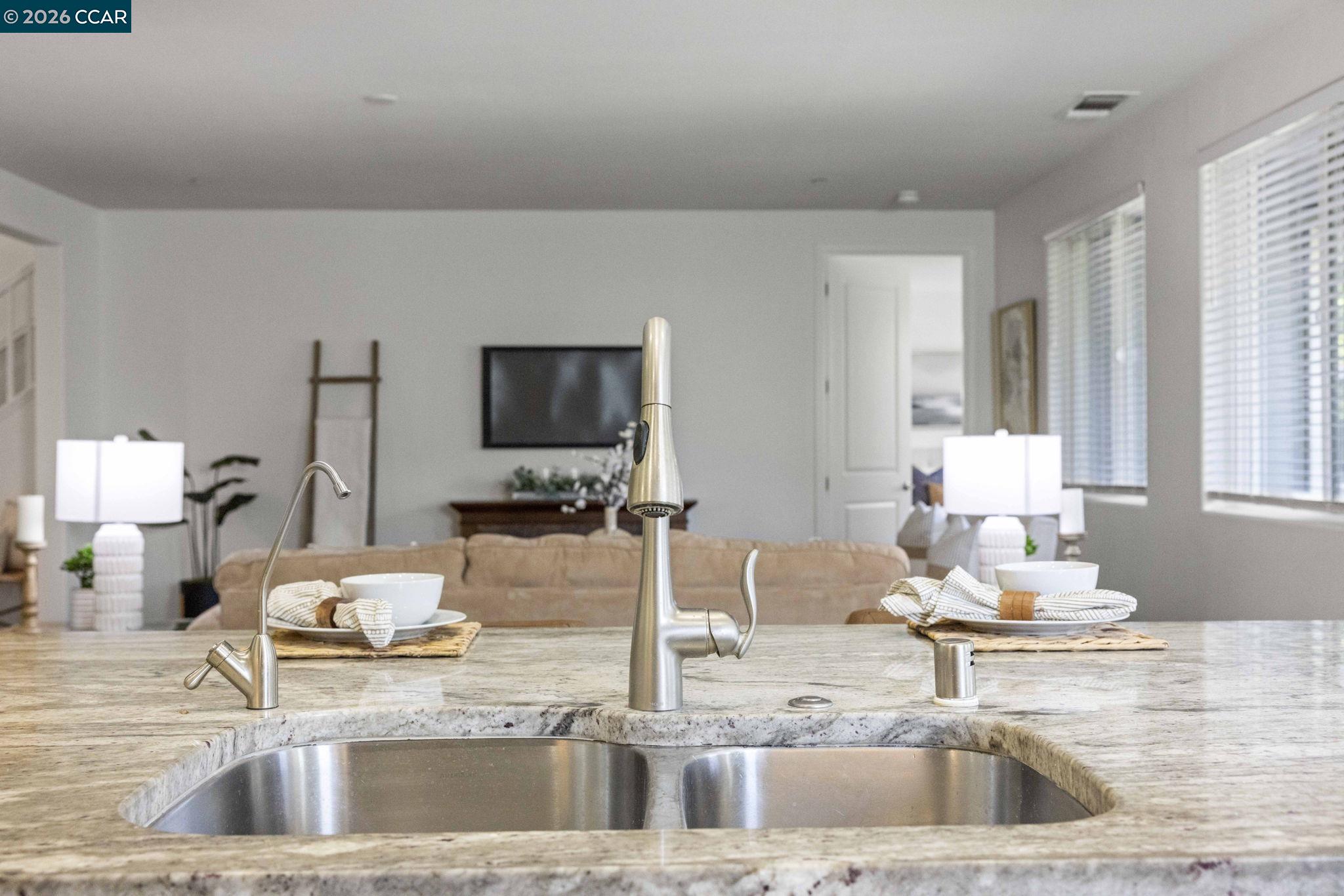 Detail Gallery Image 11 of 60 For 951 Dainty Ave, Brentwood,  CA 94513-1205 - 5 Beds | 3/1 Baths