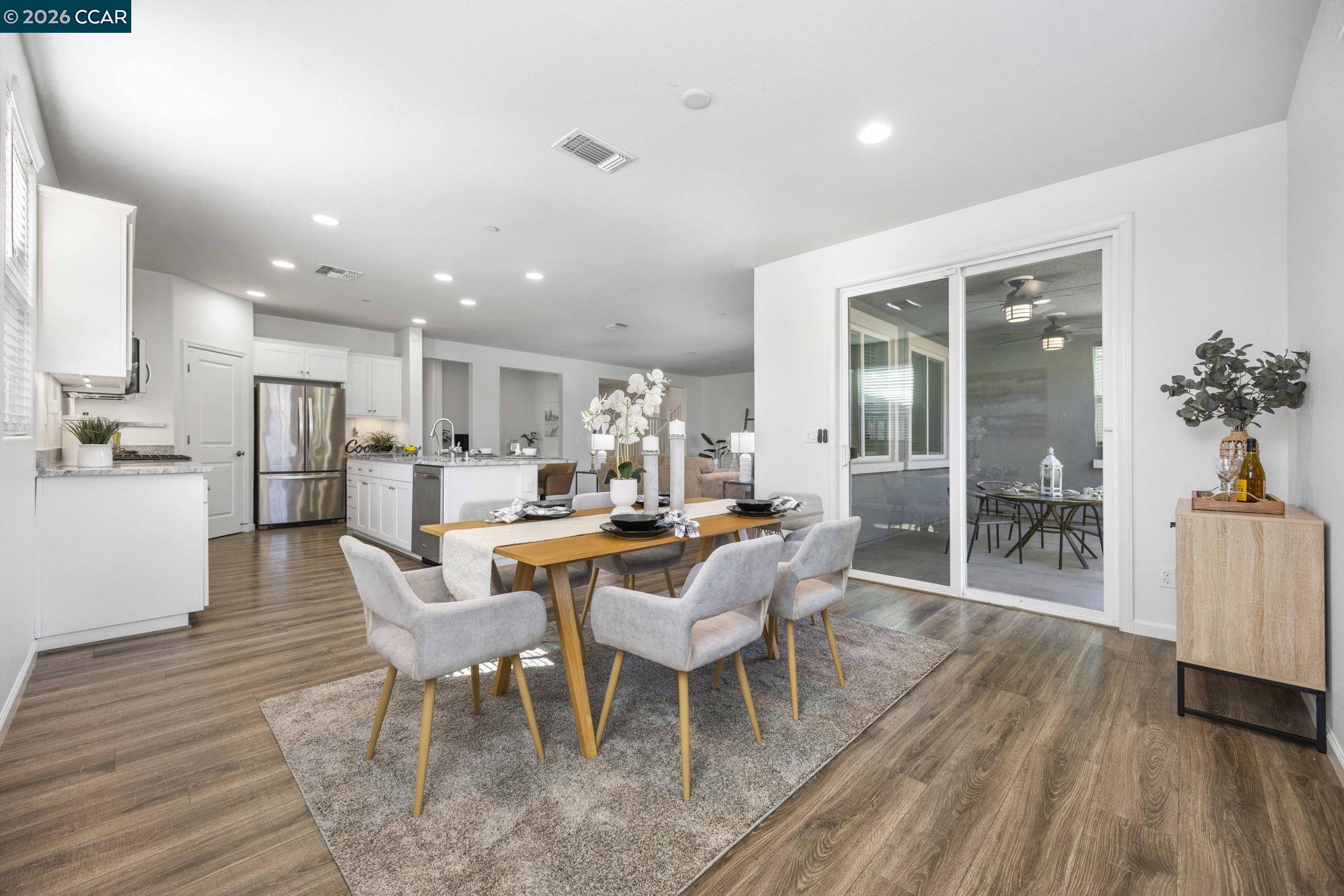 Detail Gallery Image 14 of 60 For 951 Dainty Ave, Brentwood,  CA 94513-1205 - 5 Beds | 3/1 Baths