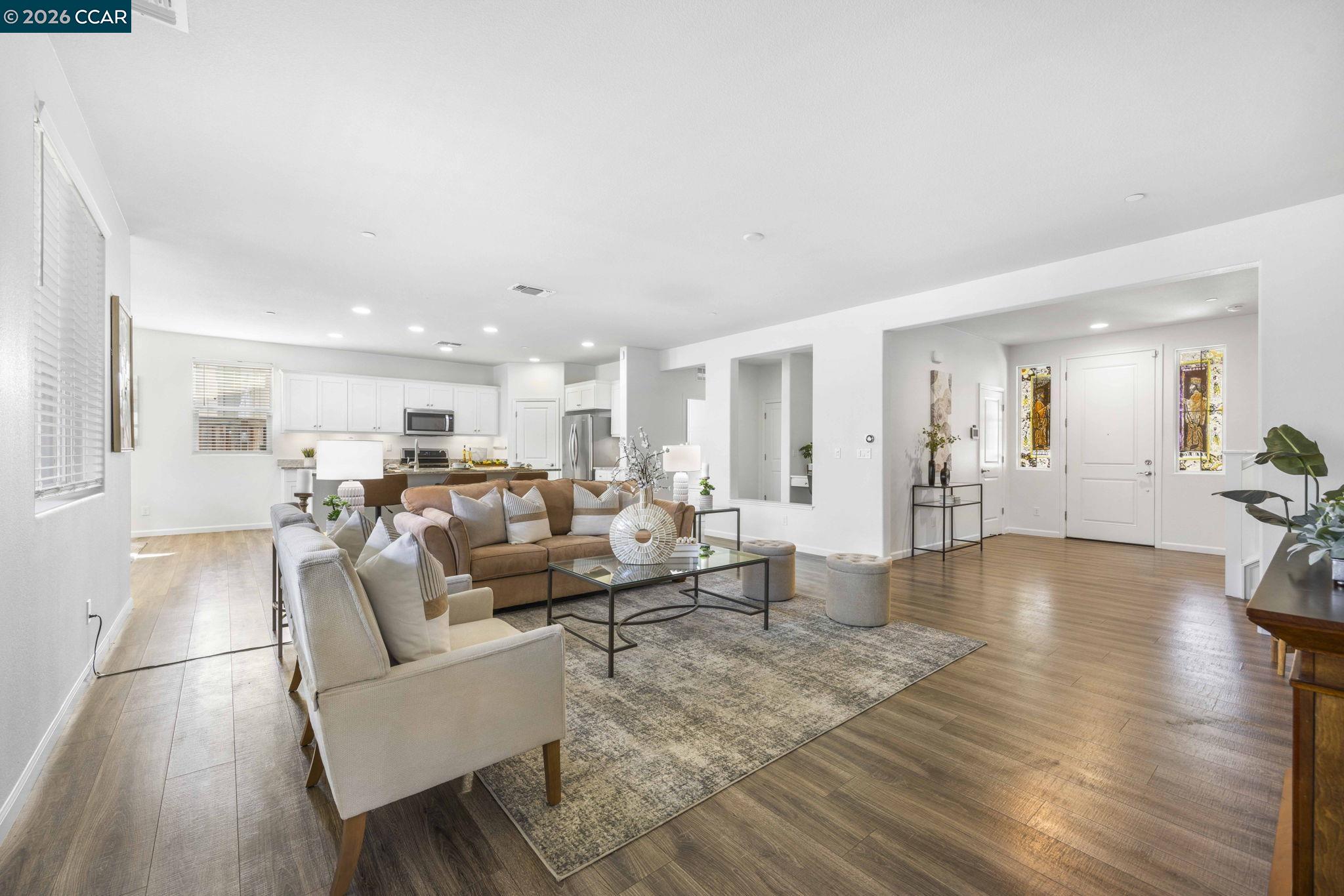 Detail Gallery Image 5 of 60 For 951 Dainty Ave, Brentwood,  CA 94513-1205 - 5 Beds | 3/1 Baths