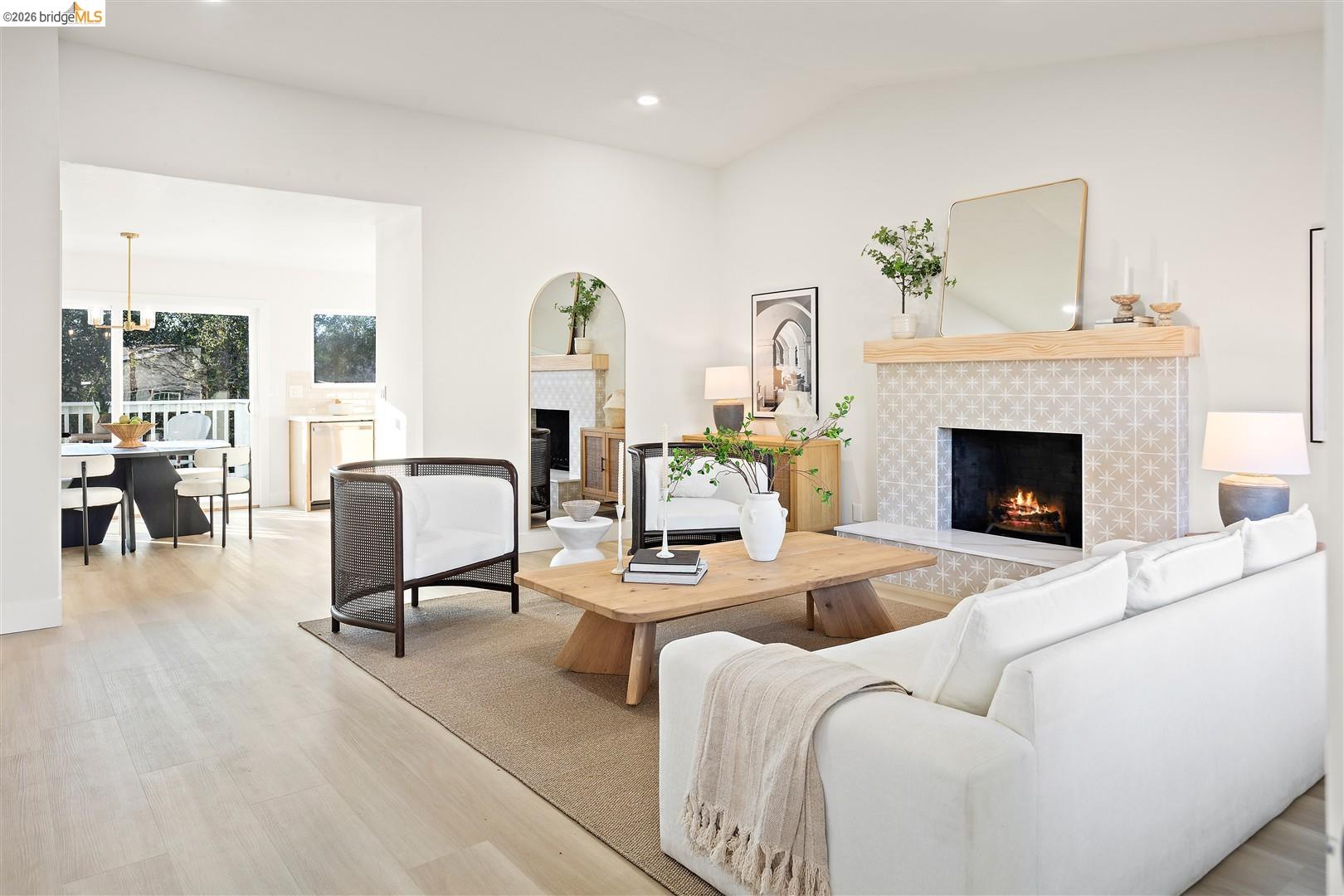 Front Image Thumbnail for EB41121324