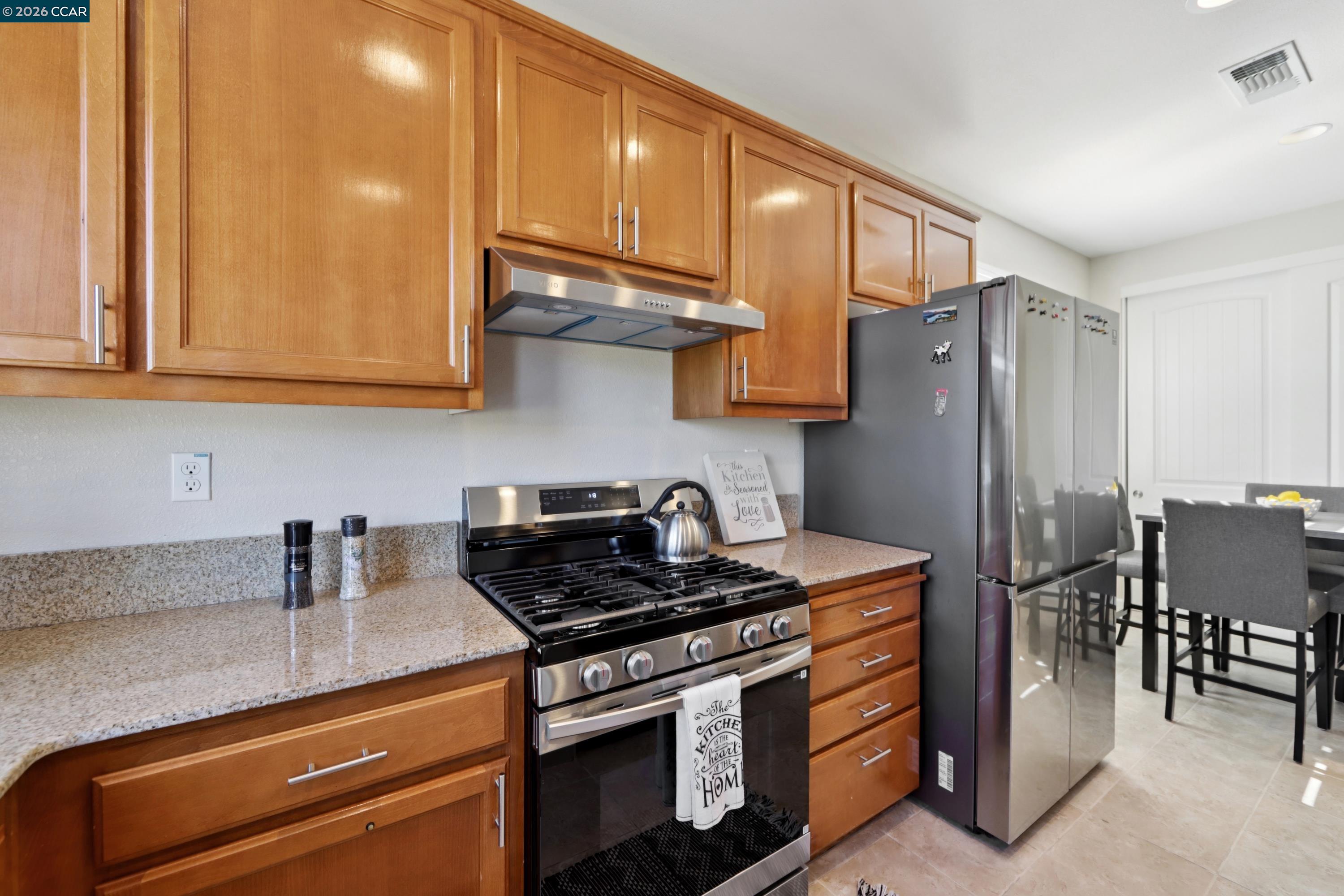 Detail Gallery Image 17 of 60 For 1078 Santa Lucia Dr, Pittsburg,  CA 94565 - 5 Beds | 3 Baths