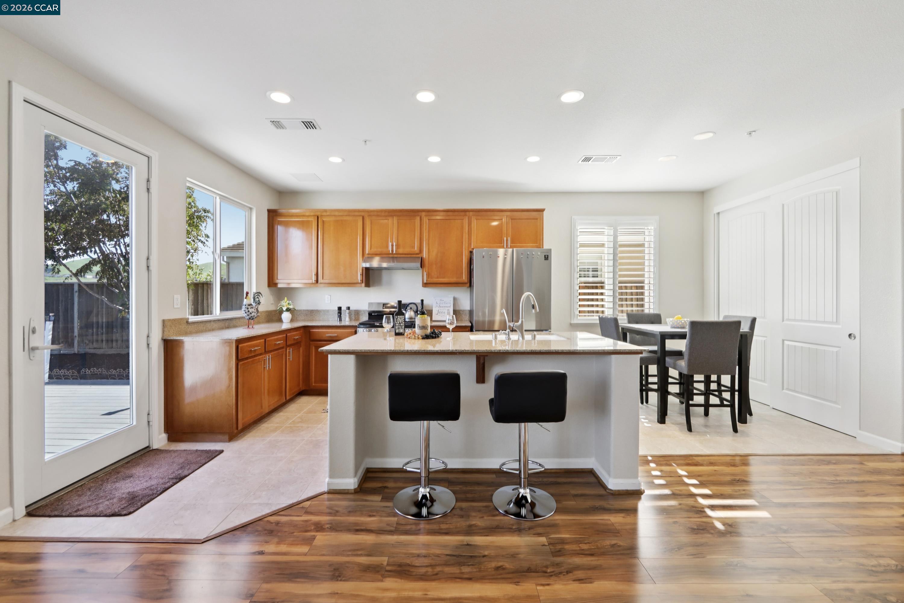 Detail Gallery Image 18 of 60 For 1078 Santa Lucia Dr, Pittsburg,  CA 94565 - 5 Beds | 3 Baths