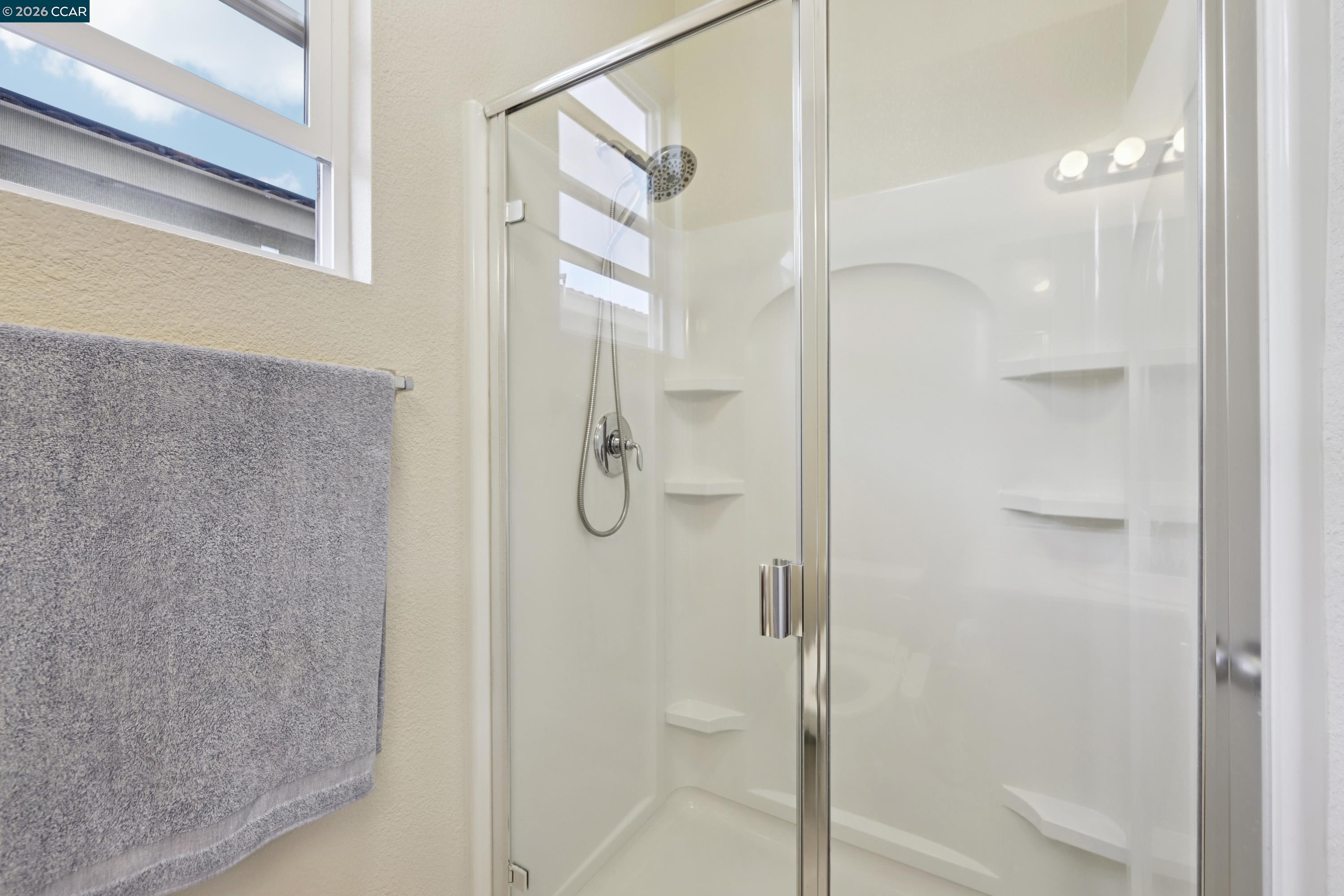 Detail Gallery Image 22 of 60 For 1078 Santa Lucia Dr, Pittsburg,  CA 94565 - 5 Beds | 3 Baths