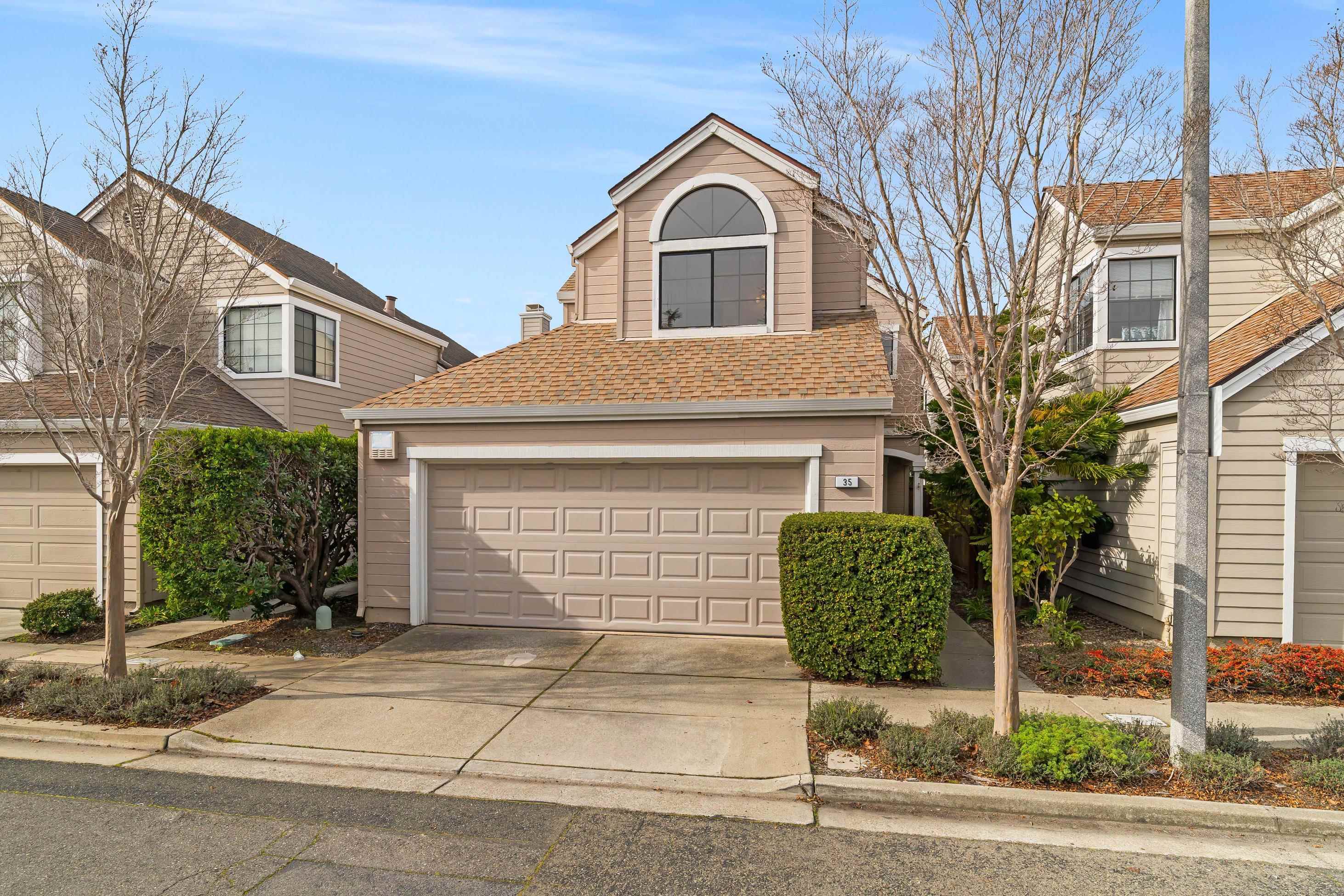 Detail Gallery Image 2 of 29 For 35 Leonard Ct, Alameda,  CA 94502 - 2 Beds | 2/1 Baths