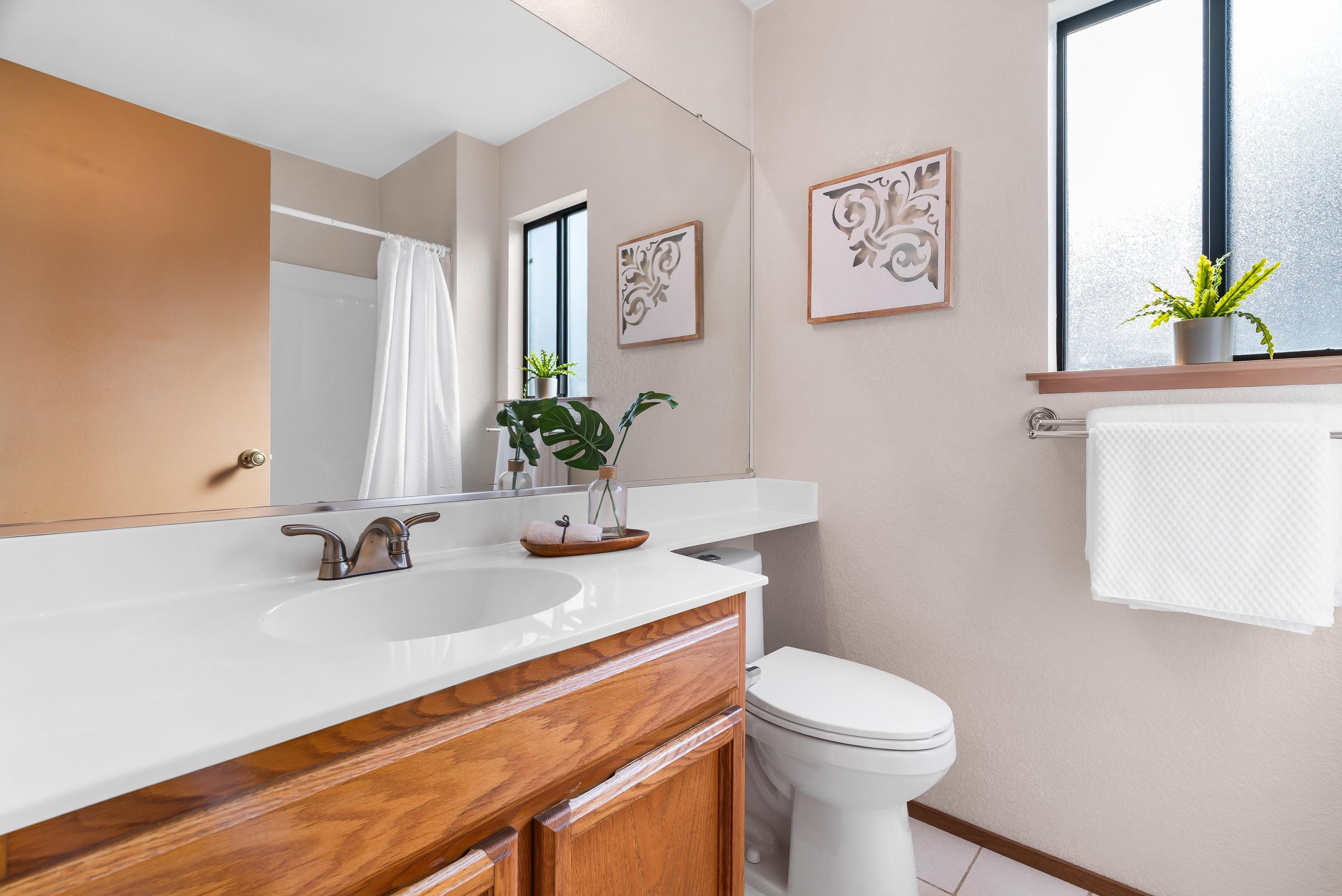 Detail Gallery Image 18 of 29 For 35 Leonard Ct, Alameda,  CA 94502 - 2 Beds | 2/1 Baths