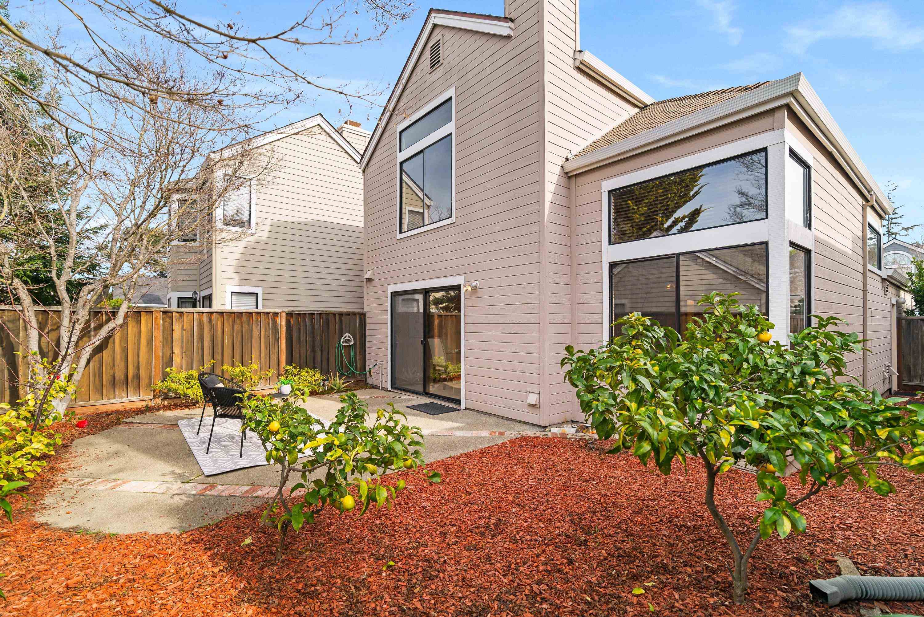 Detail Gallery Image 21 of 29 For 35 Leonard Ct, Alameda,  CA 94502 - 2 Beds | 2/1 Baths