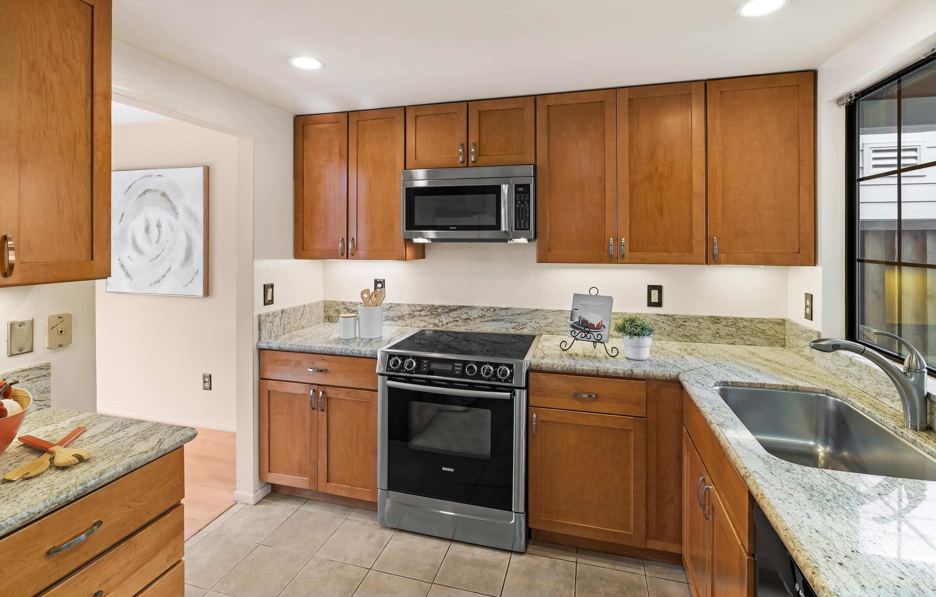 Detail Gallery Image 9 of 29 For 35 Leonard Ct, Alameda,  CA 94502 - 2 Beds | 2/1 Baths