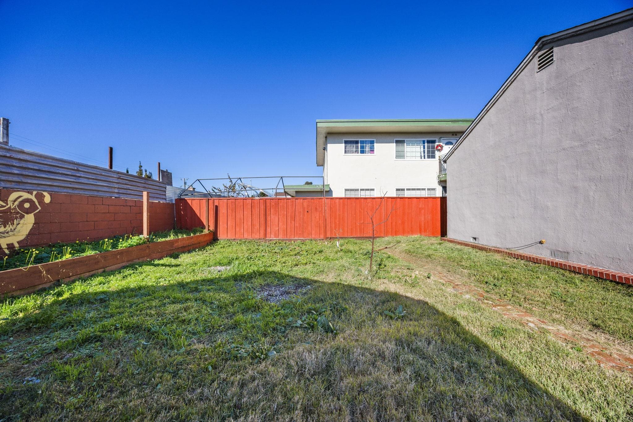 7447 Lockwood St, Oakland CA 94621 — photo 18