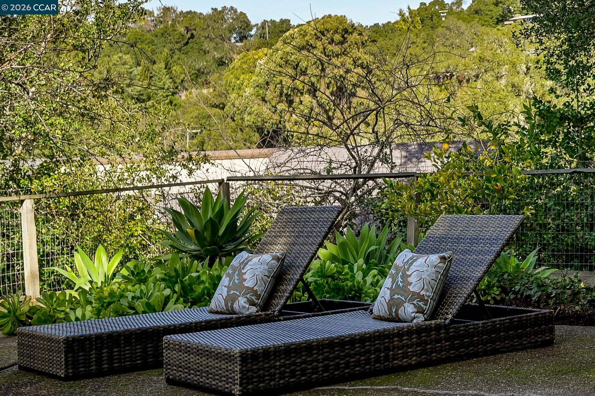 Detail Gallery Image 32 of 37 For 700 Miner, Orinda,  CA 94563 - 3 Beds | 2 Baths