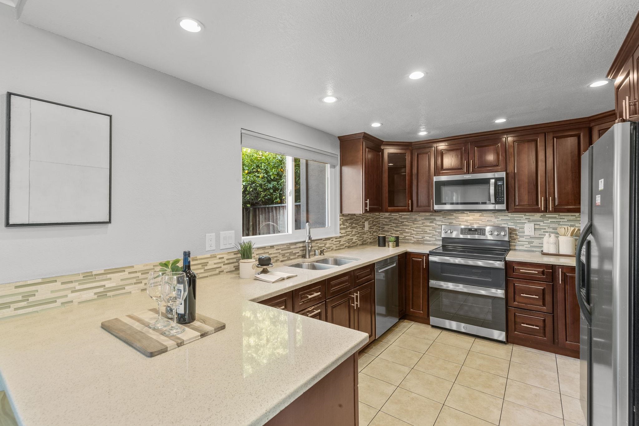 Detail Gallery Image 9 of 43 For 3833 Burton Cmn, Fremont,  CA 94536 - 3 Beds | 2/1 Baths