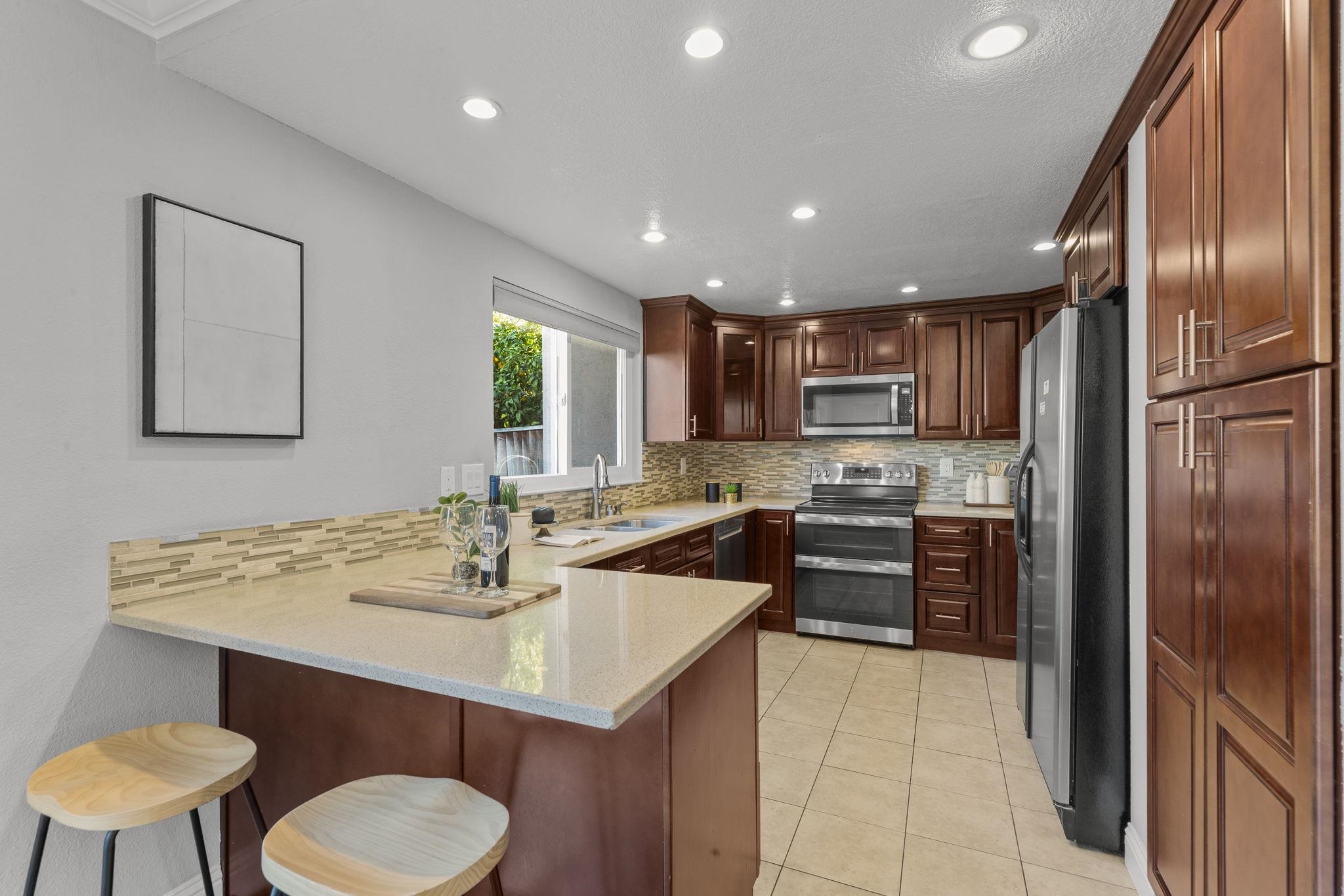 Detail Gallery Image 10 of 43 For 3833 Burton Cmn, Fremont,  CA 94536 - 3 Beds | 2/1 Baths