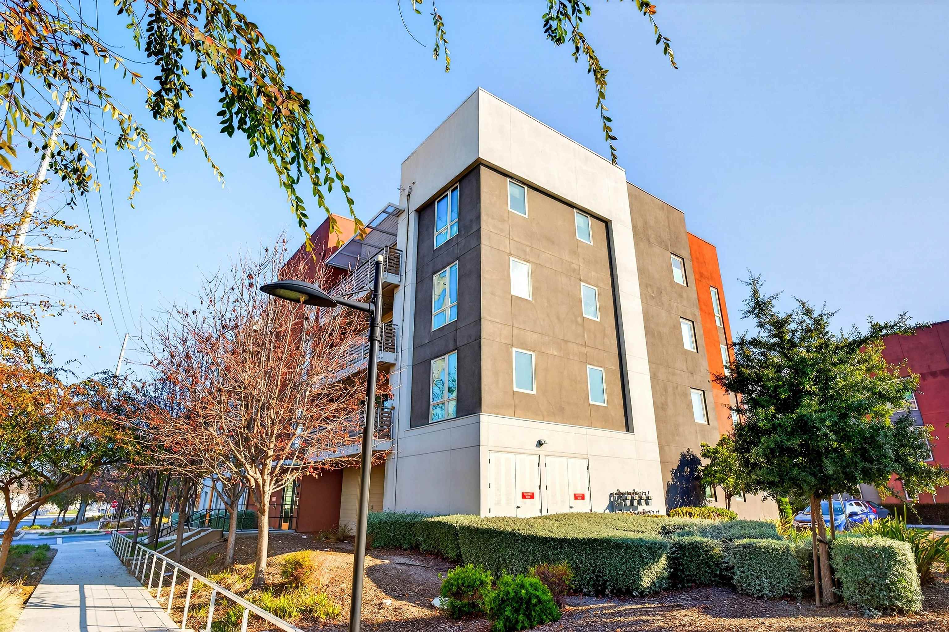 Detail Gallery Image 37 of 50 For 430 Montague Expy #20,  Milpitas,  CA 95035 - 3 Beds | 2/1 Baths