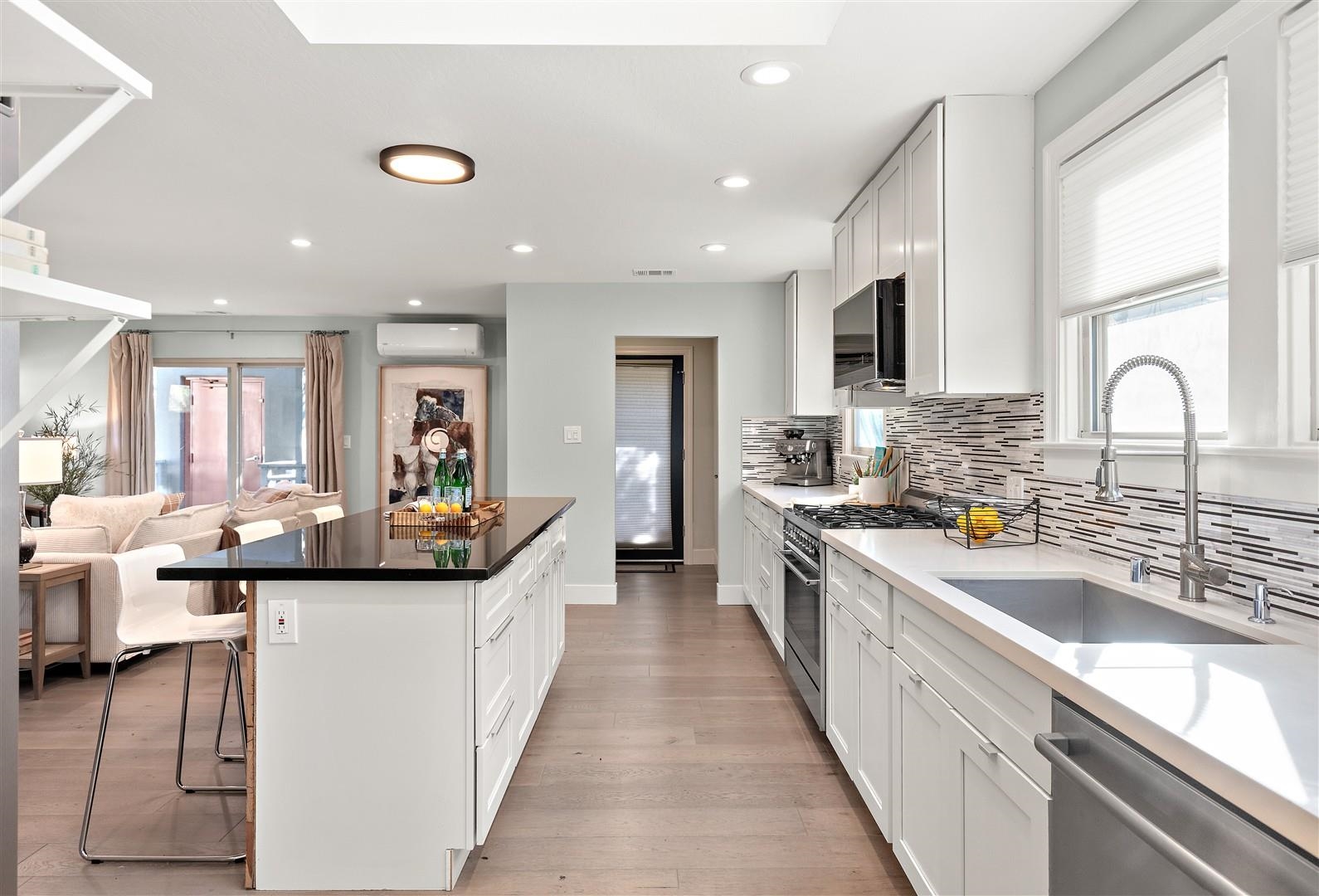 Detail Gallery Image 13 of 59 For 371 Ocean View Ave, Kensington,  CA 94707 - 4 Beds | 2 Baths