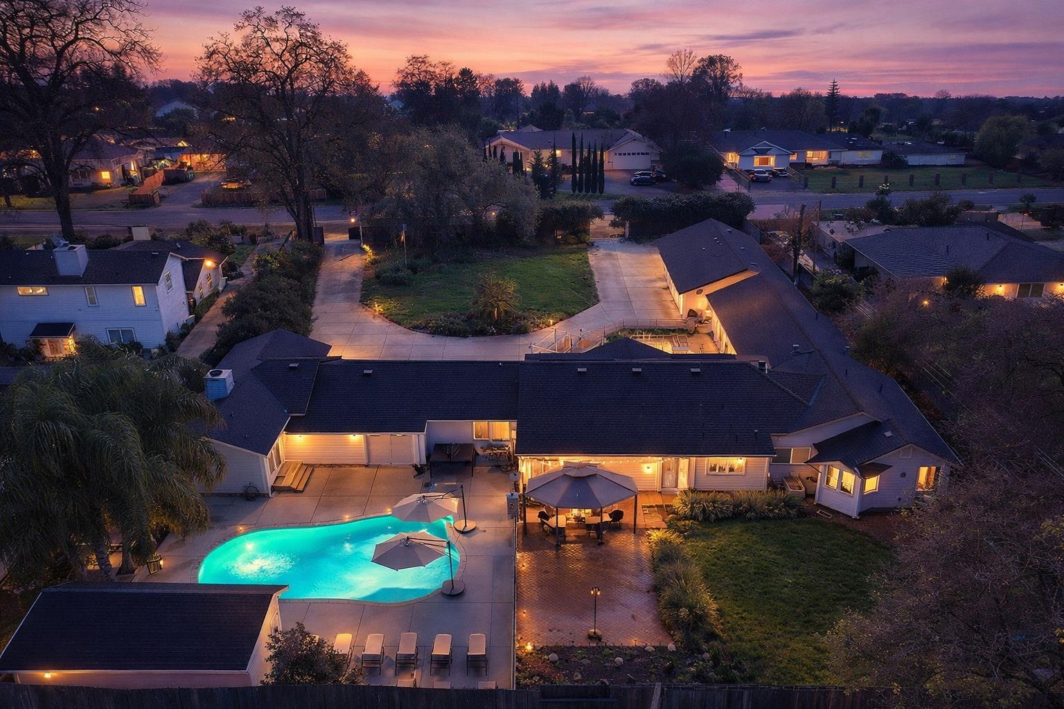 Detail Gallery Image 1 of 60 For 2033 Lucile Ave, Stockton,  CA 95209 - 5 Beds | 5 Baths