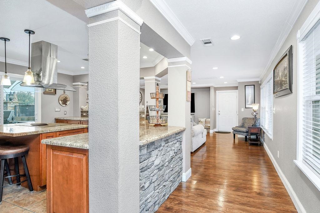 Detail Gallery Image 16 of 60 For 2033 Lucile Ave, Stockton,  CA 95209 - 5 Beds | 5 Baths