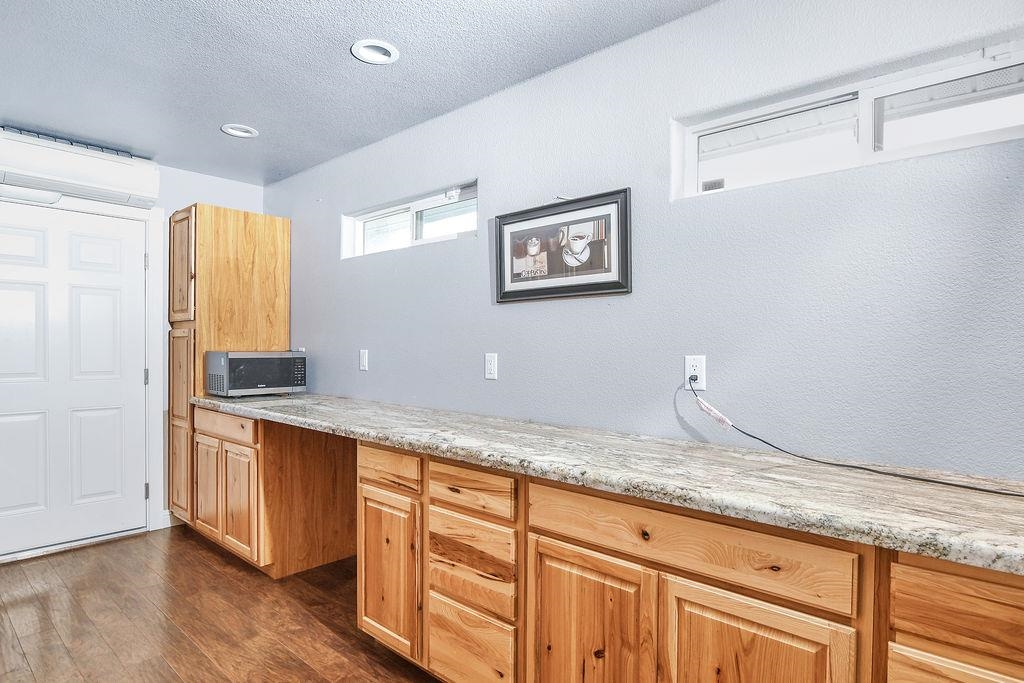 Detail Gallery Image 33 of 60 For 2033 Lucile Ave, Stockton,  CA 95209 - 5 Beds | 5 Baths